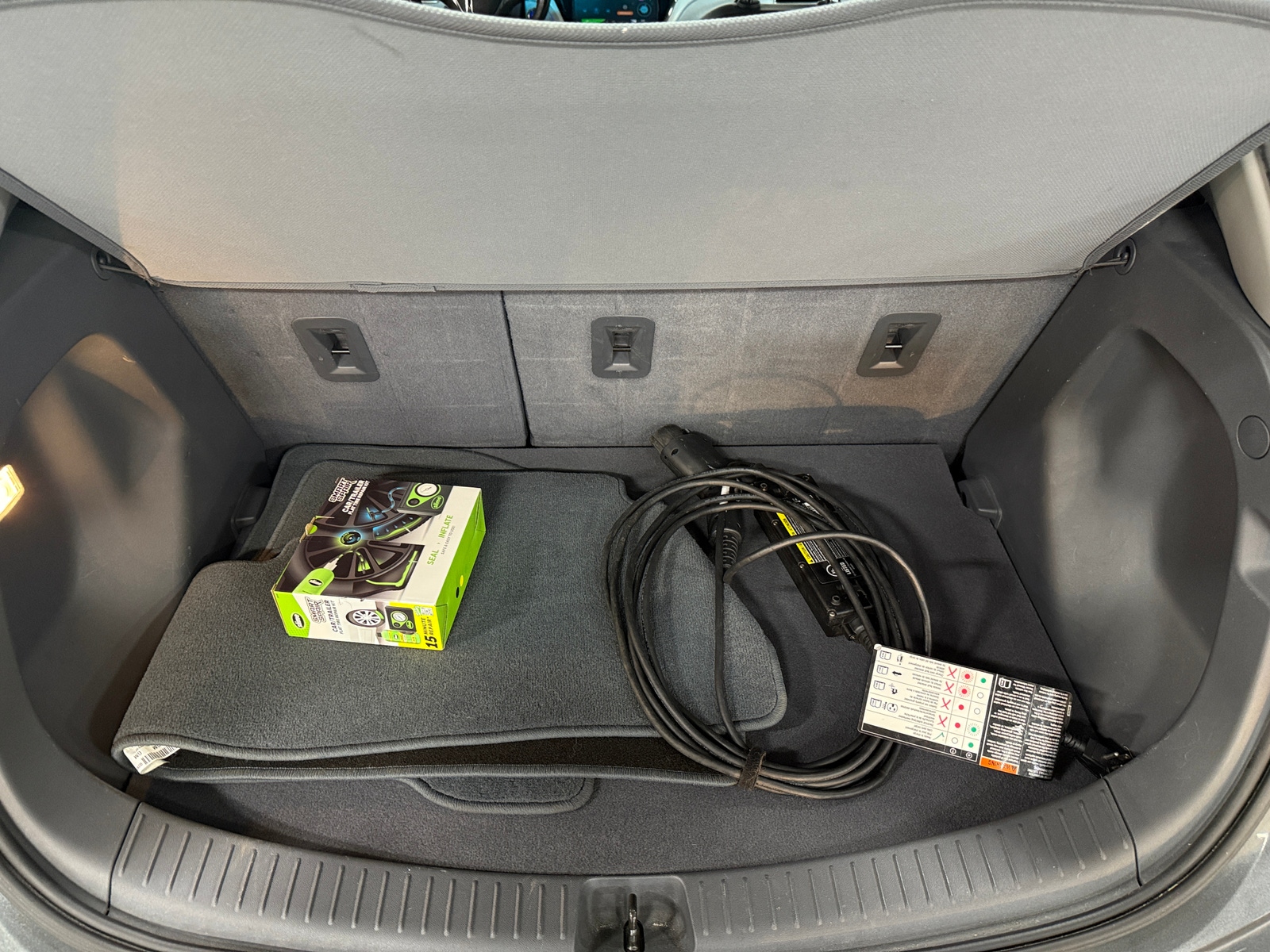 Thumbnail: 2017 Chevrolet Bolt EV - 6