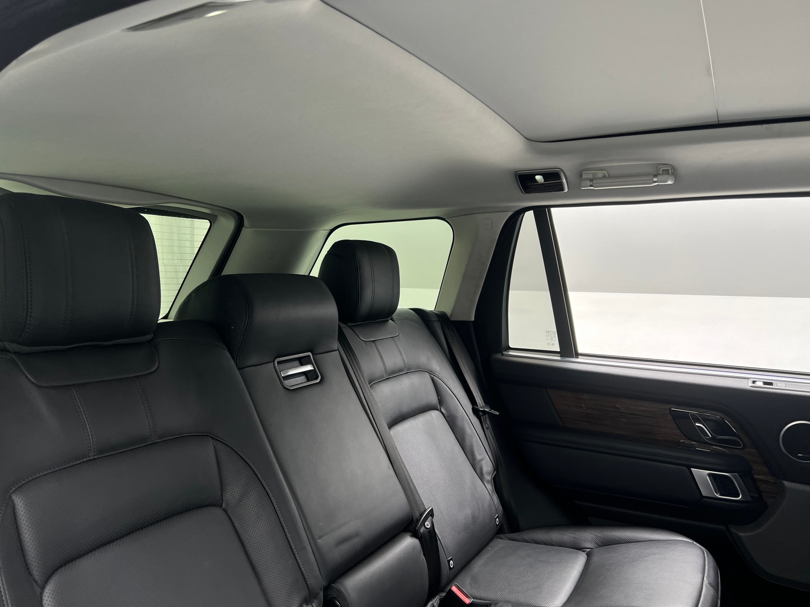 Thumbnail: 2018 Land Rover Range Rover - 5