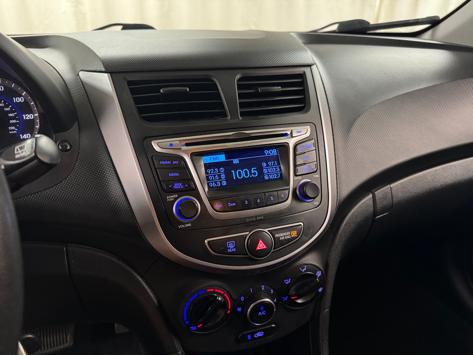 Thumbnail: 2016 Hyundai Accent - 4