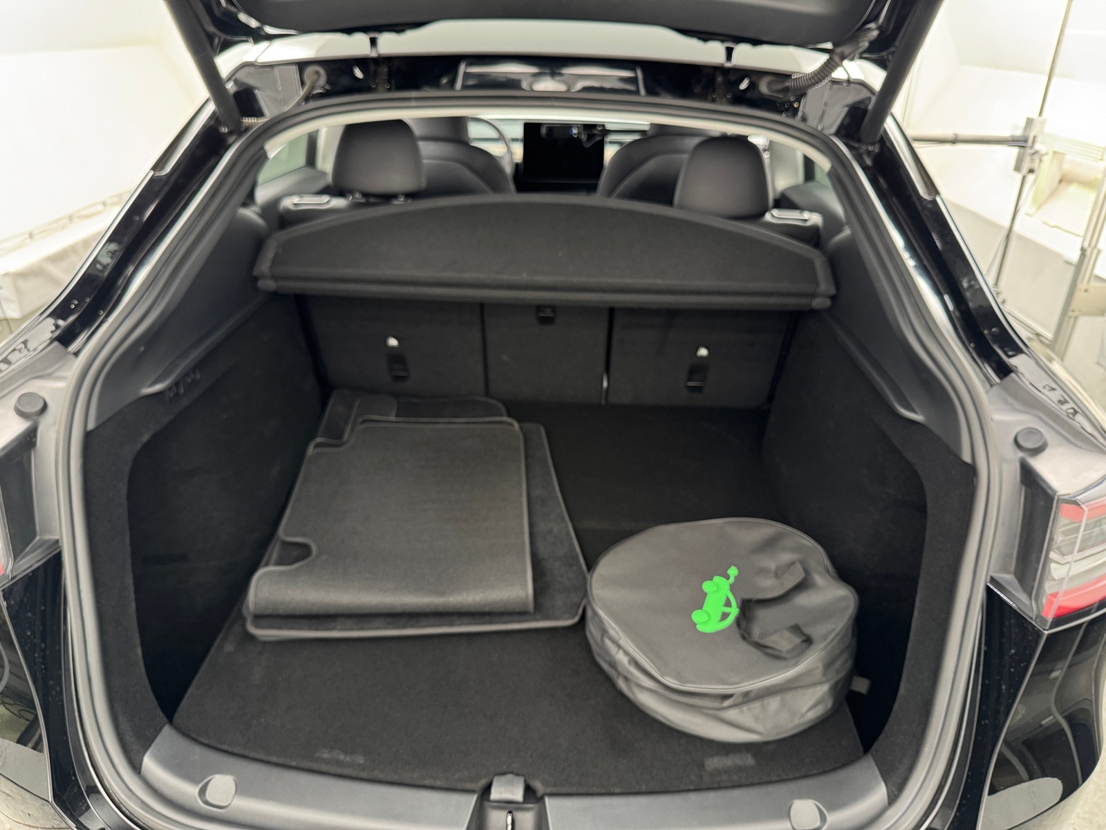 Thumbnail: 2023 Tesla Model Y - 6