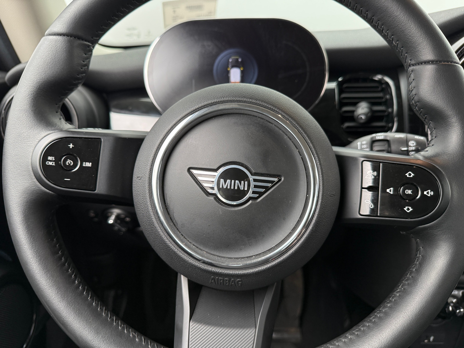 Thumbnail: 2023 MINI Cooper Hardtop - 4