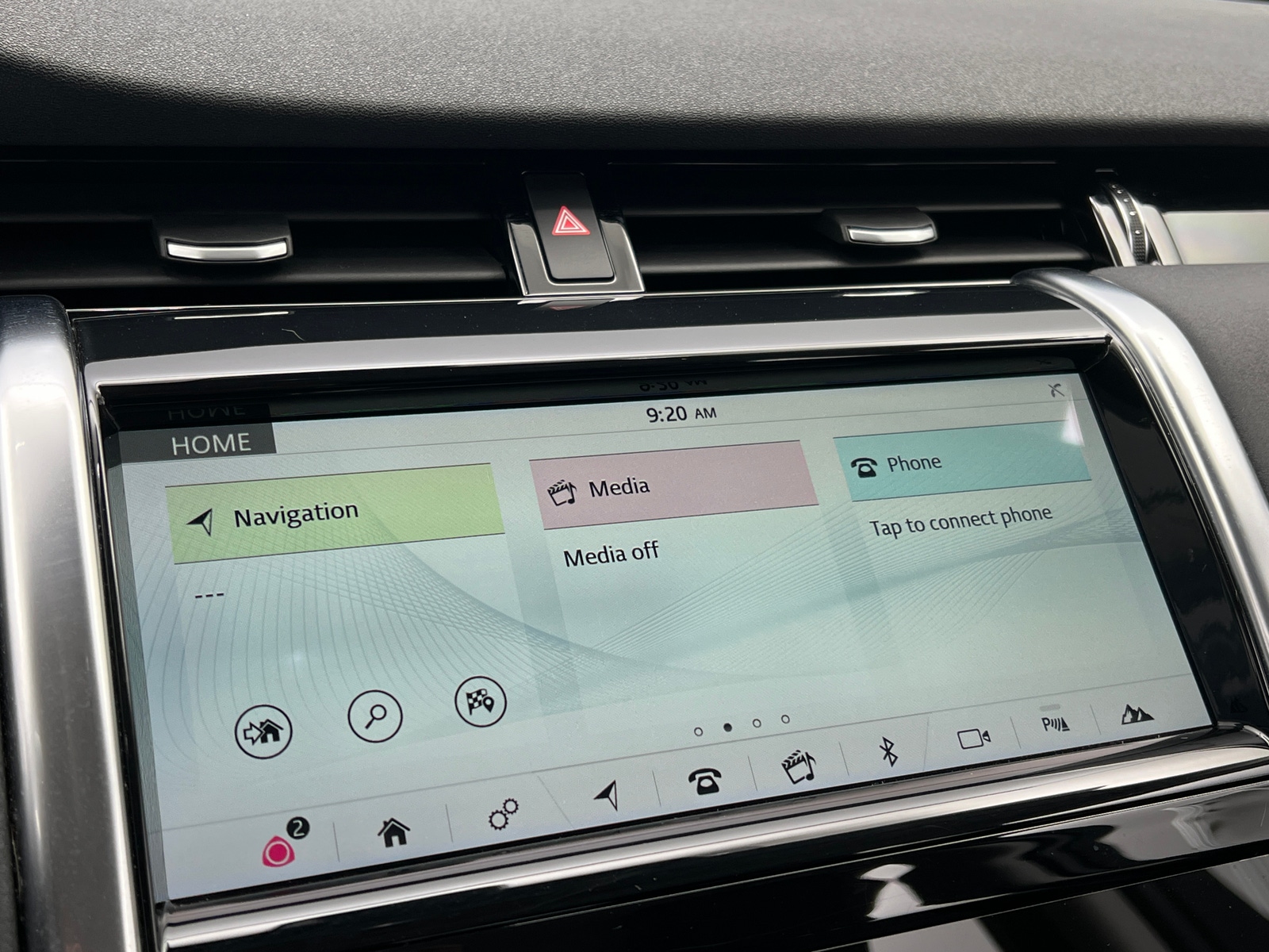 Thumbnail: 2020 Land Rover Discovery Sport - 3