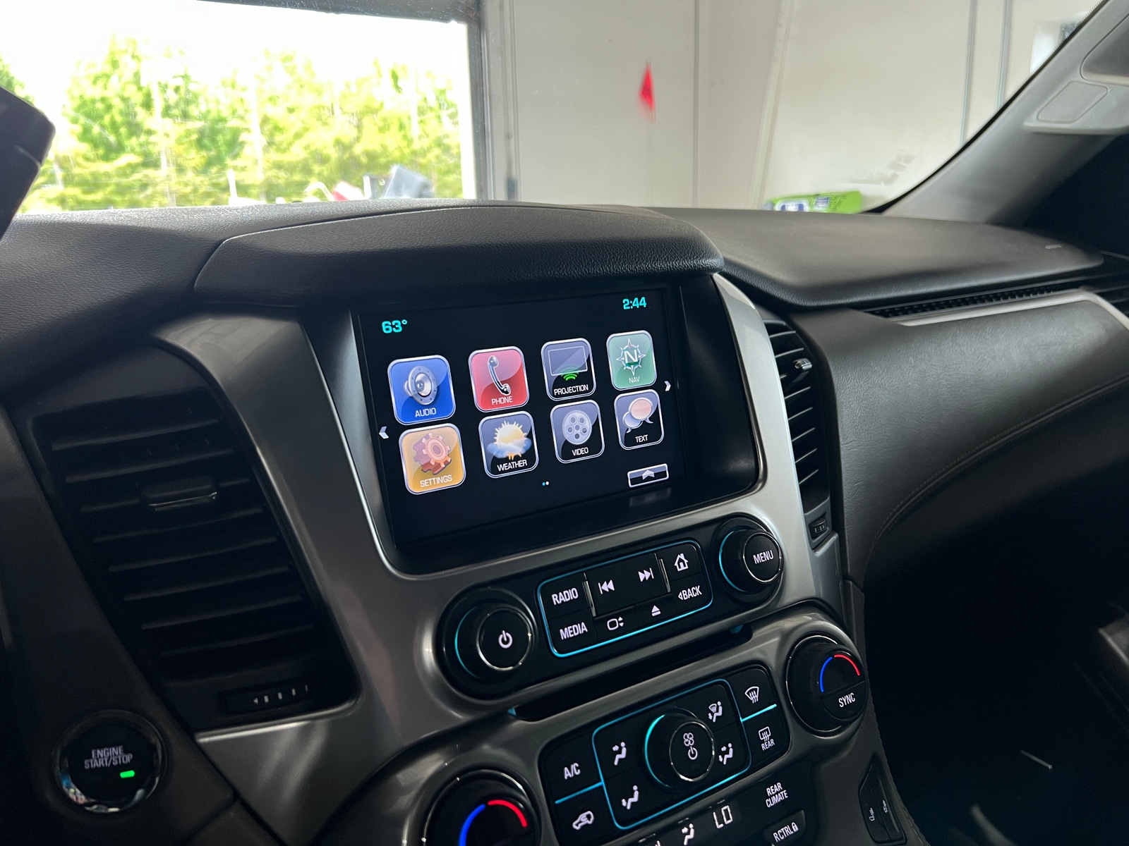 Thumbnail: 2020 Chevrolet Suburban - 3