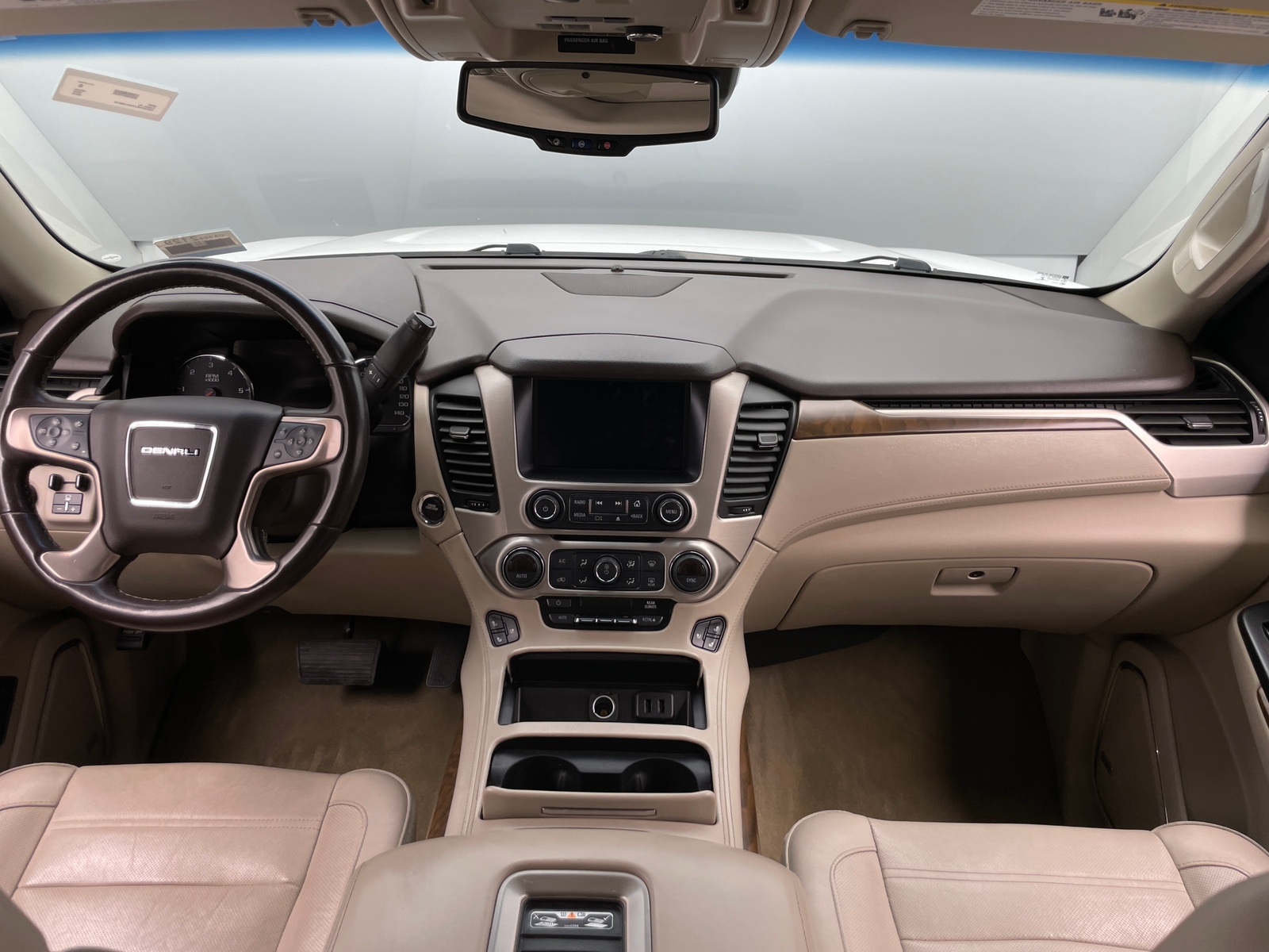 Thumbnail: 2019 GMC Yukon XL - 2