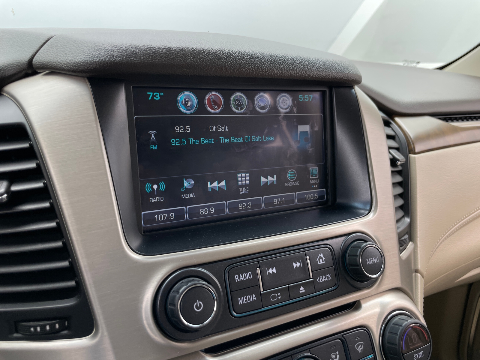 Thumbnail: 2019 GMC Yukon XL - 3