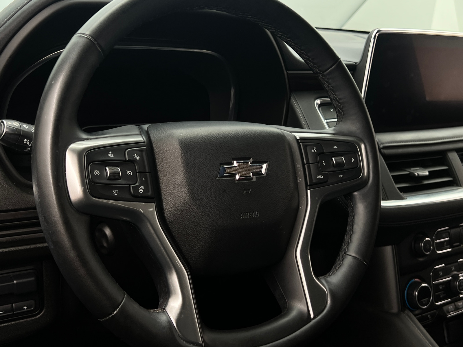 Thumbnail: 2023 Chevrolet Suburban - 4