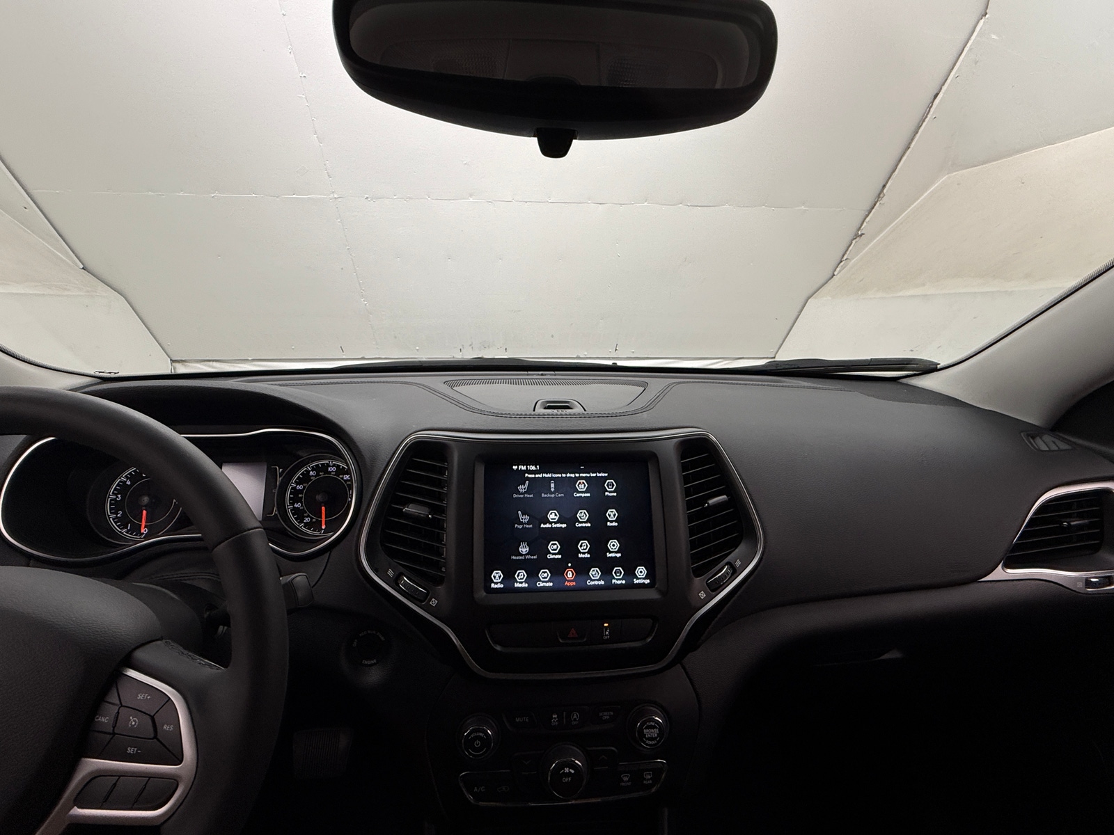 Thumbnail: 2022 Jeep Cherokee - 3