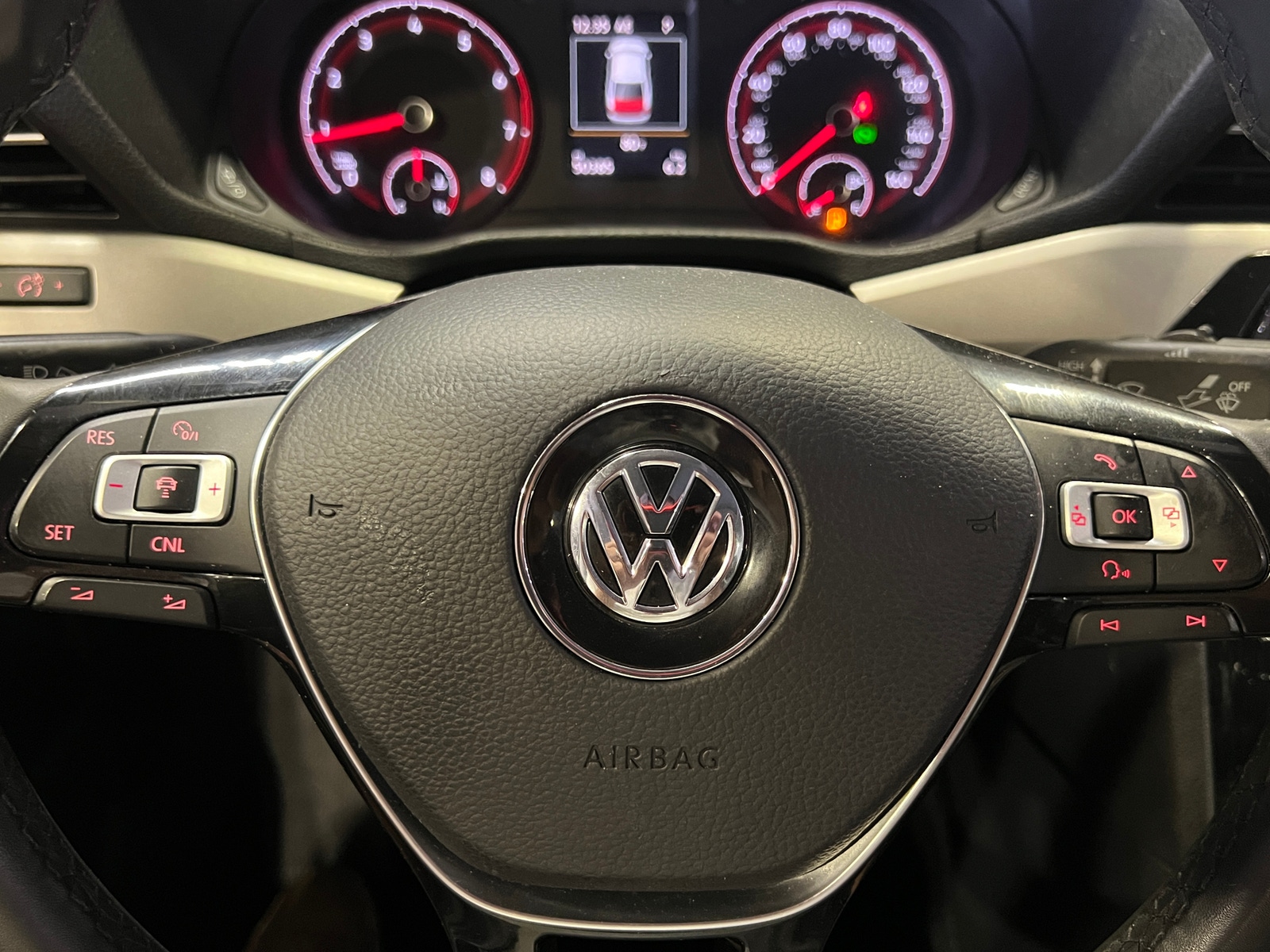 Thumbnail: 2022 Volkswagen Passat - 4