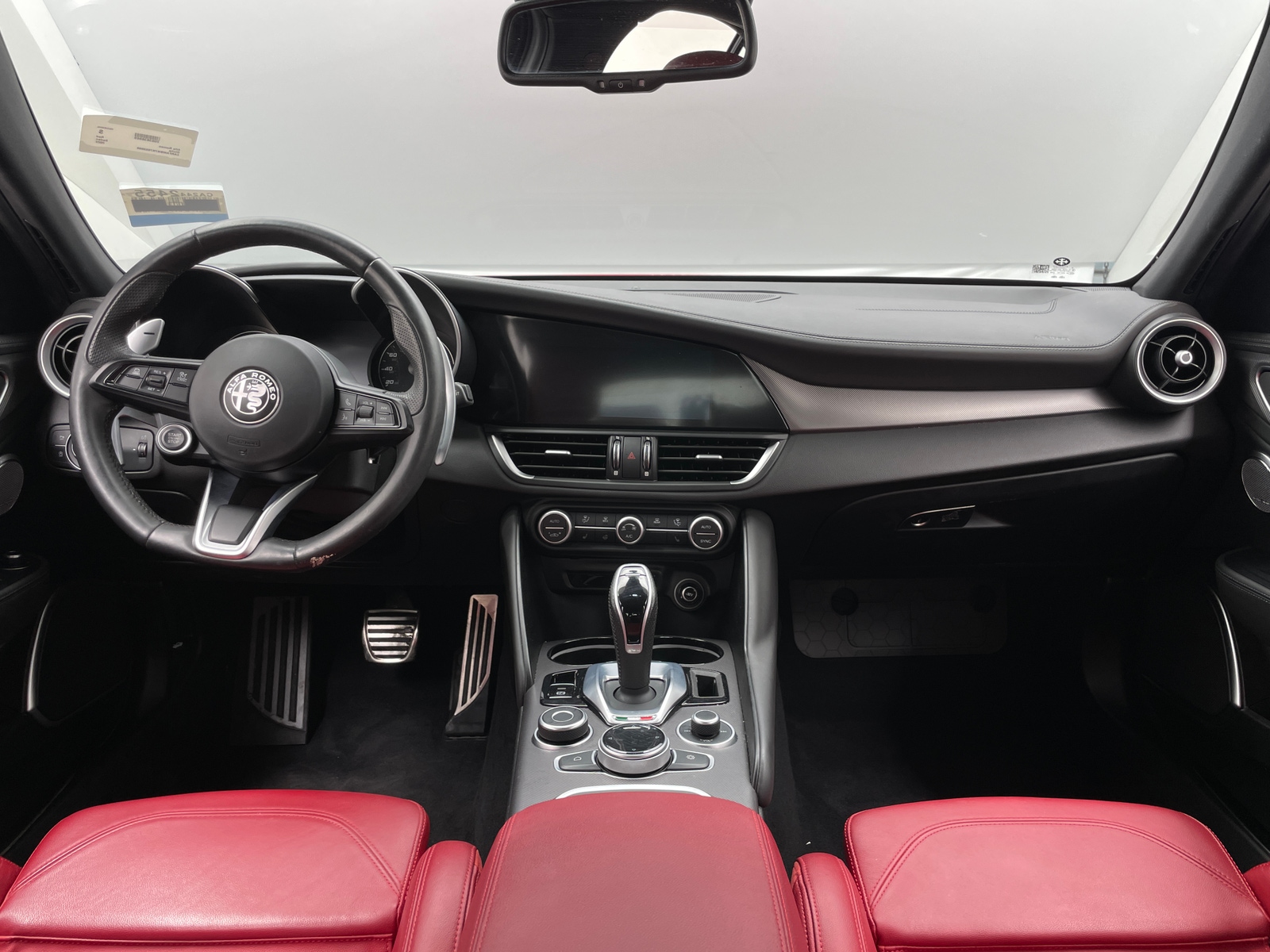 Thumbnail: 2022 Alfa Romeo Giulia - 2