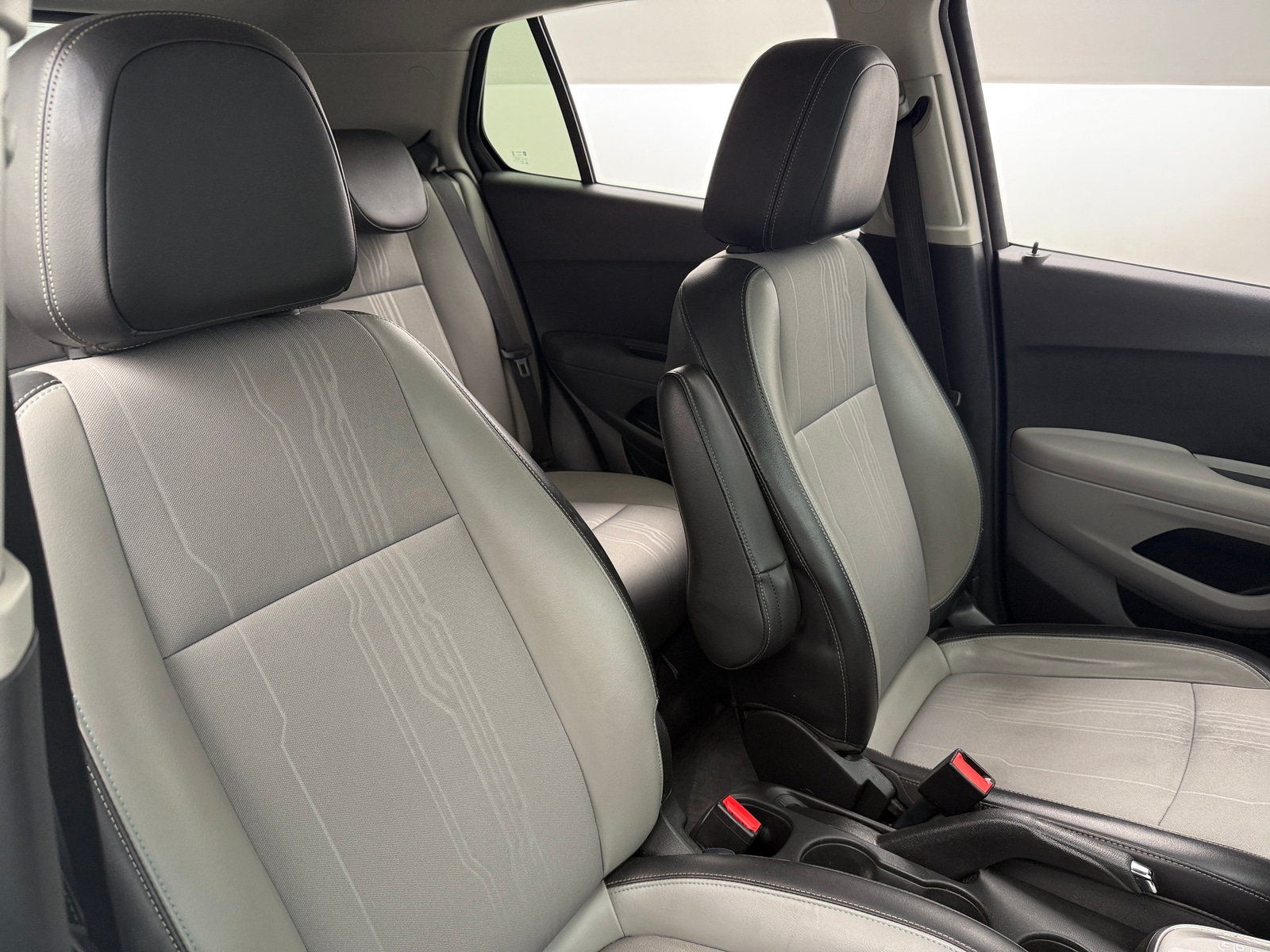 Thumbnail: 2016 Chevrolet Trax - 2