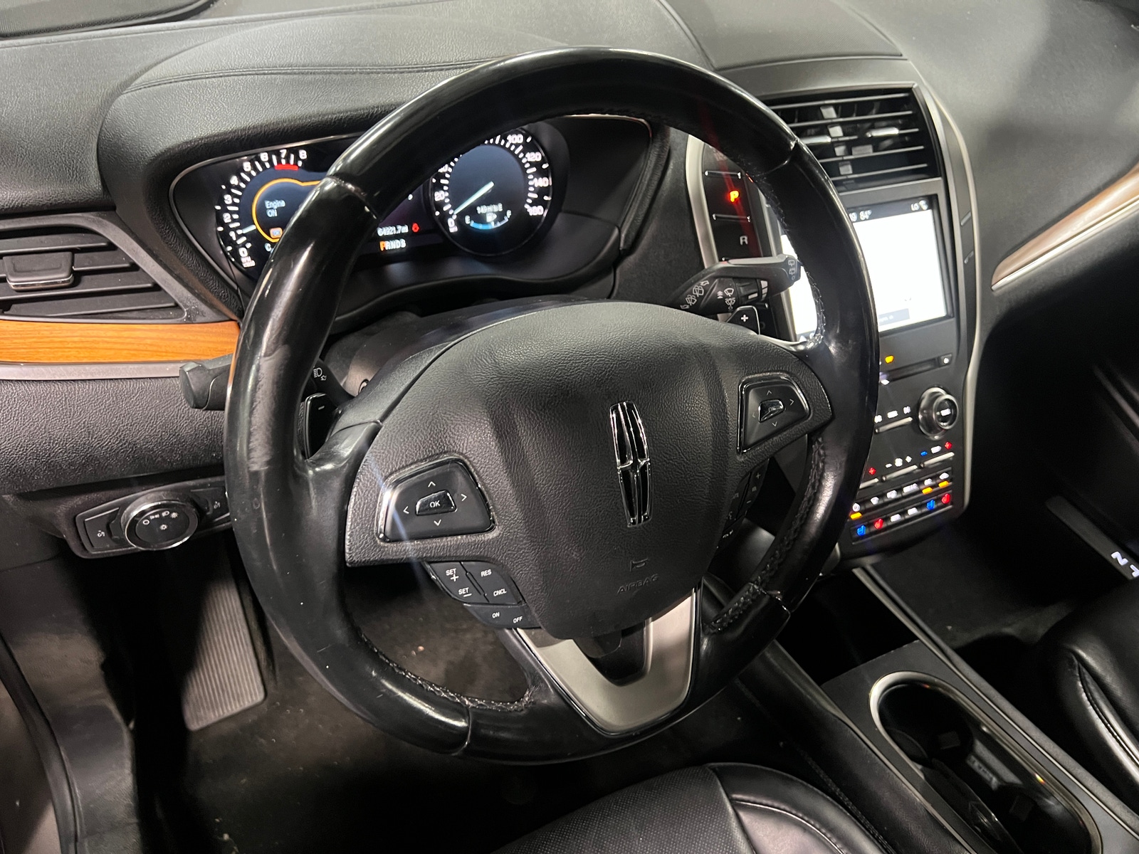 Thumbnail: 2016 Lincoln MKC - 4