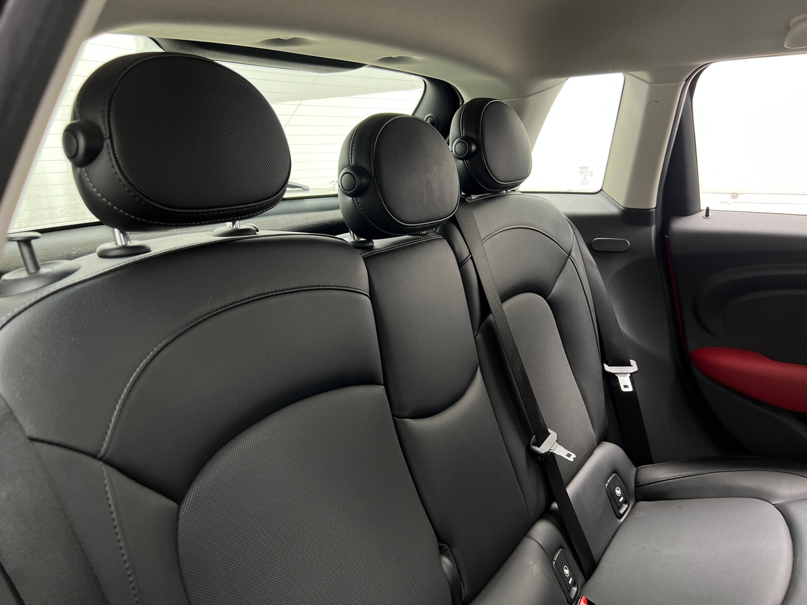 Thumbnail: 2015 MINI Cooper Hardtop - 5