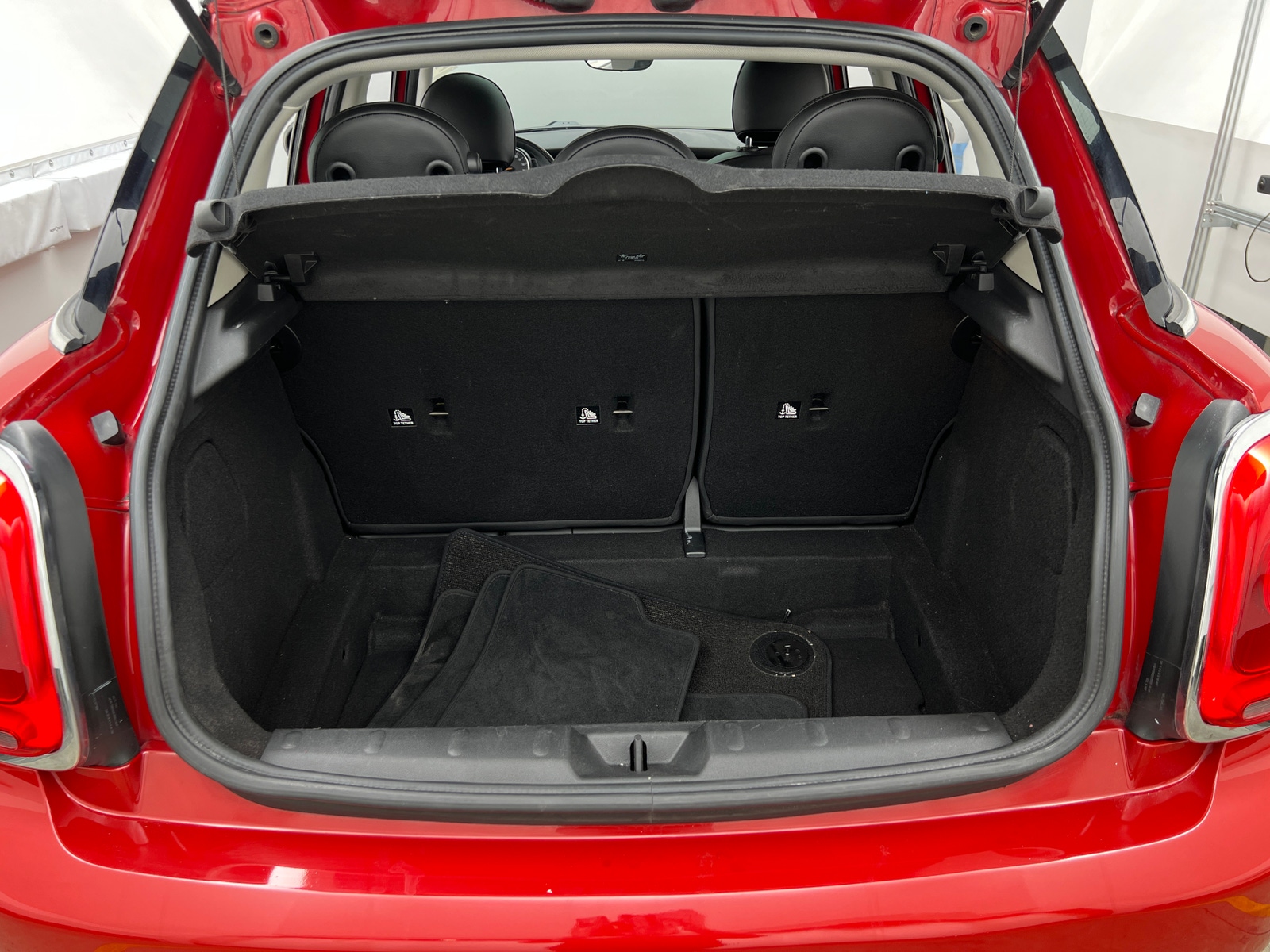 Thumbnail: 2015 MINI Cooper Hardtop - 6