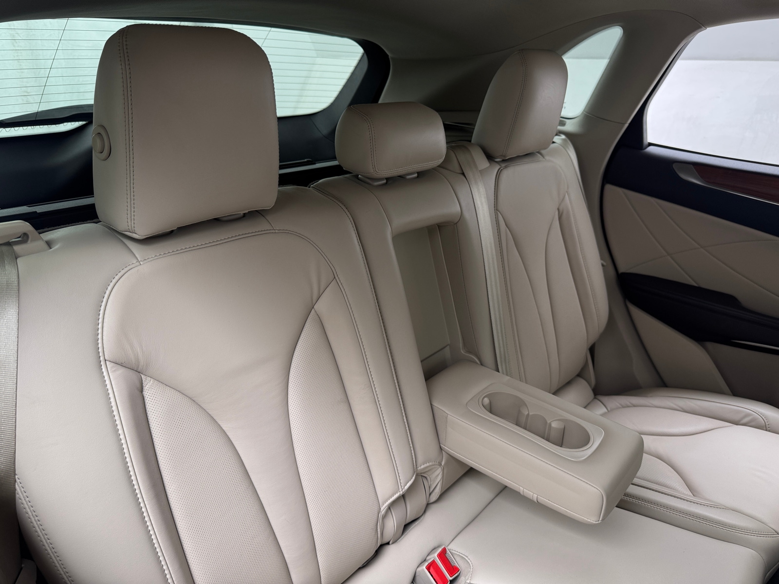 Thumbnail: 2017 Lincoln MKC - 6