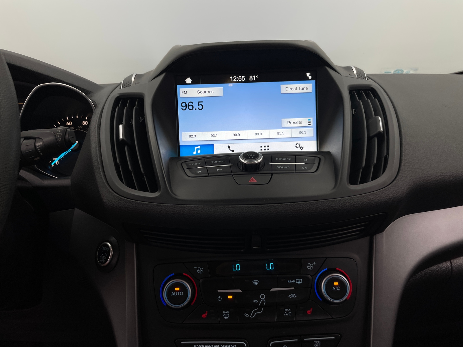 Thumbnail: 2019 Ford Escape - 4