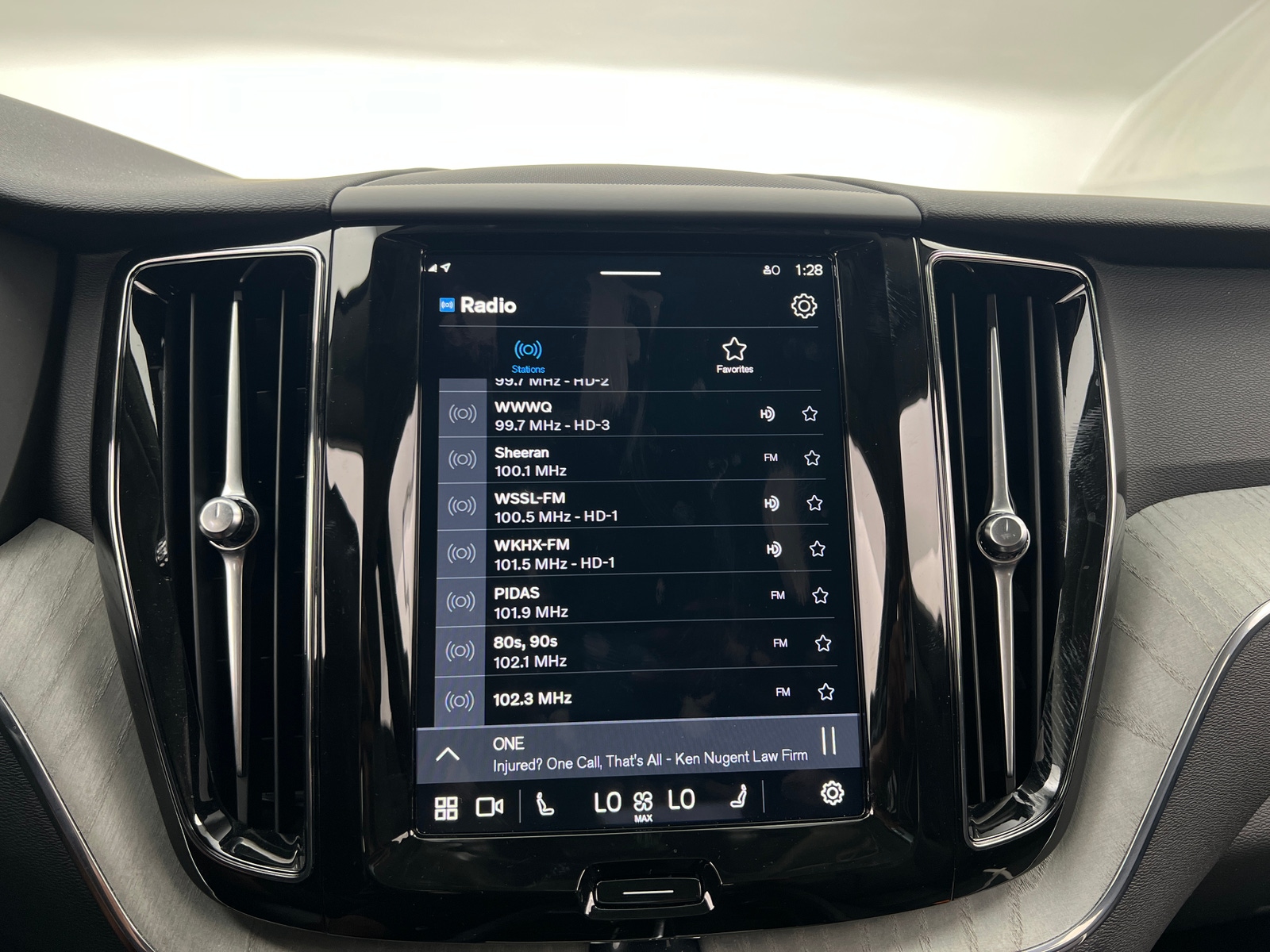 Thumbnail: 2025 Volvo XC60 - 4