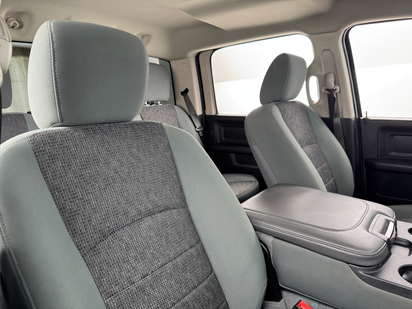 Thumbnail: 2020 RAM 1500 Classic - 2