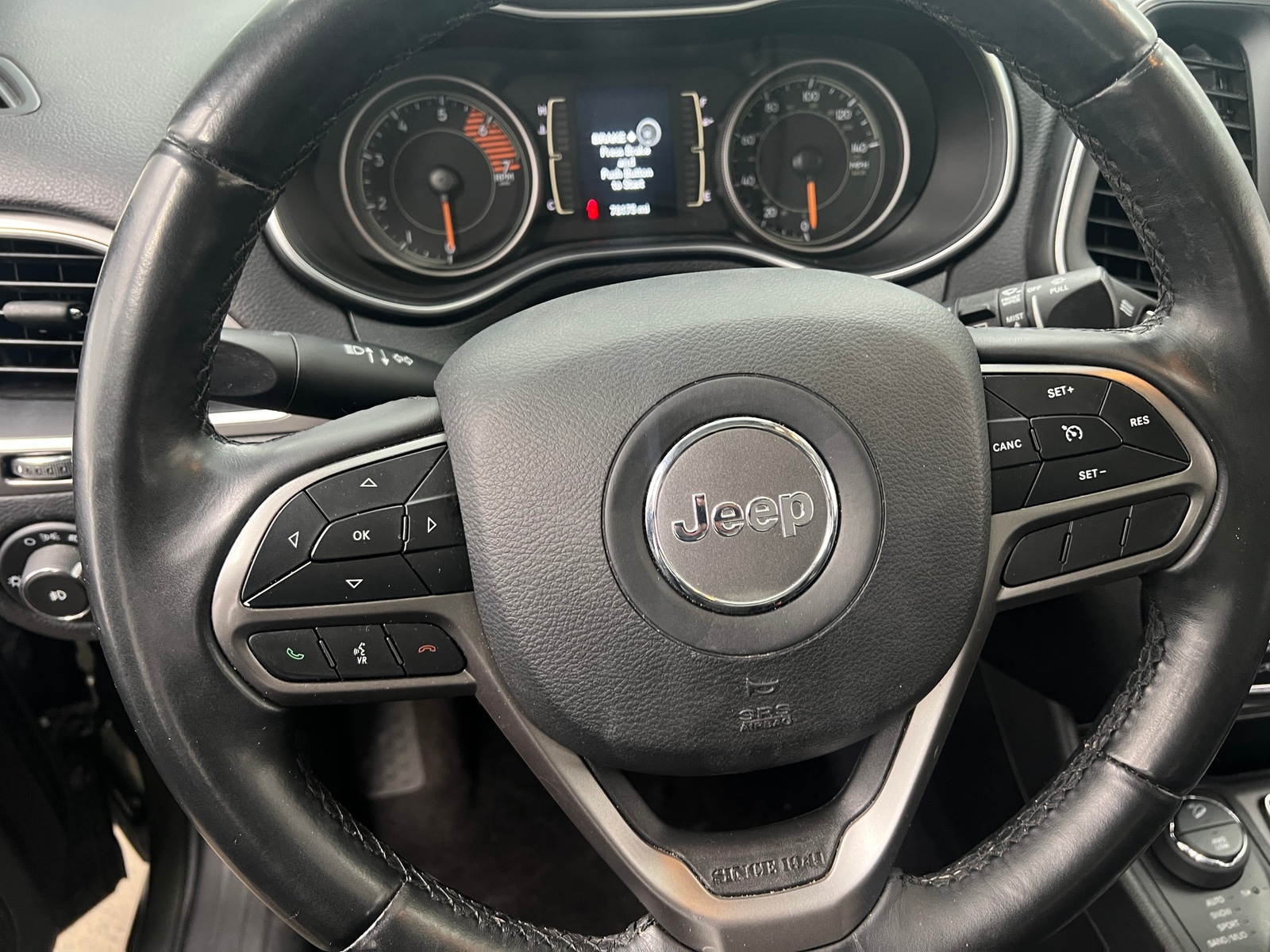 Thumbnail: 2019 Jeep Cherokee - 5