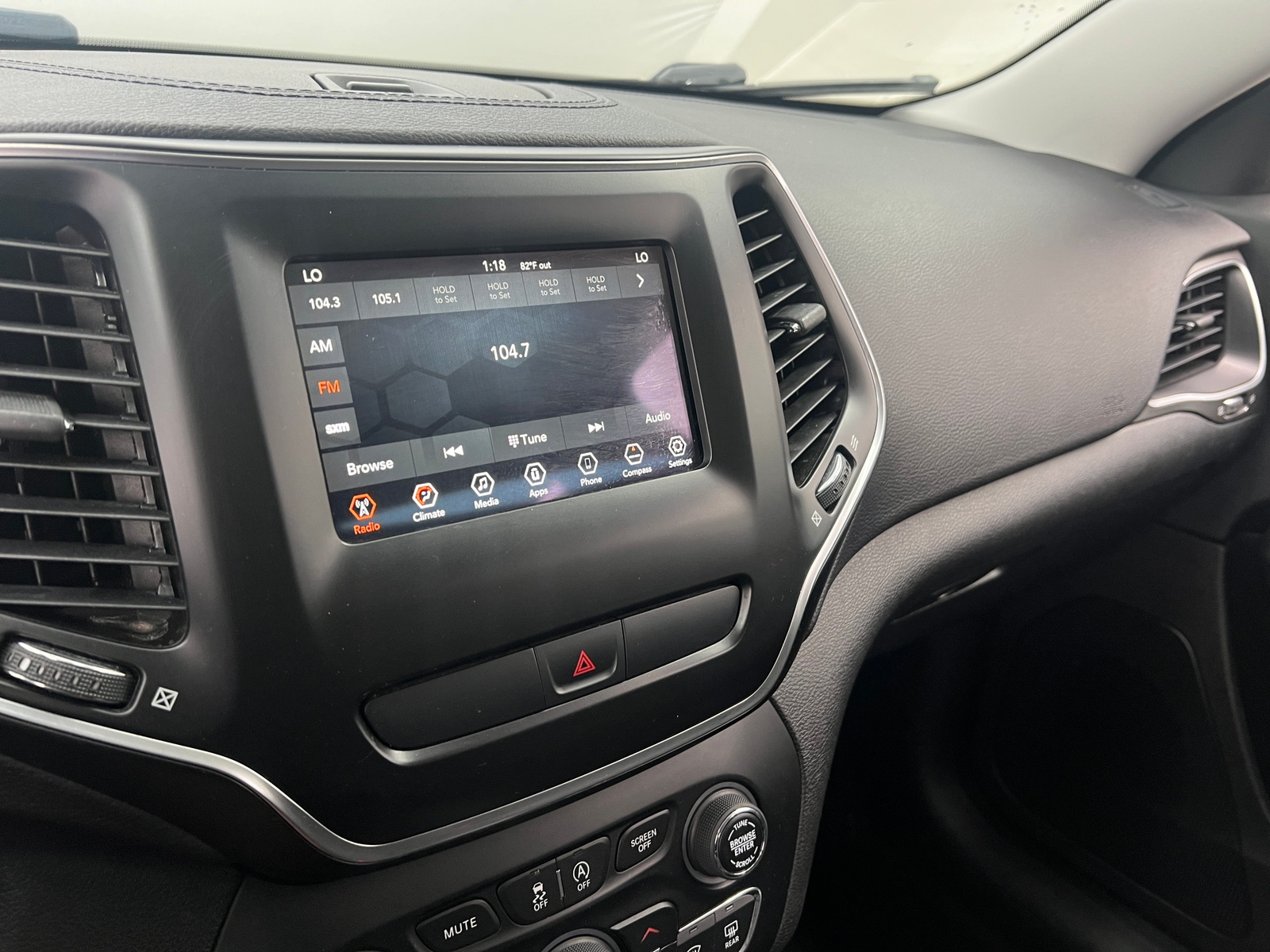 Thumbnail: 2019 Jeep Cherokee - 4