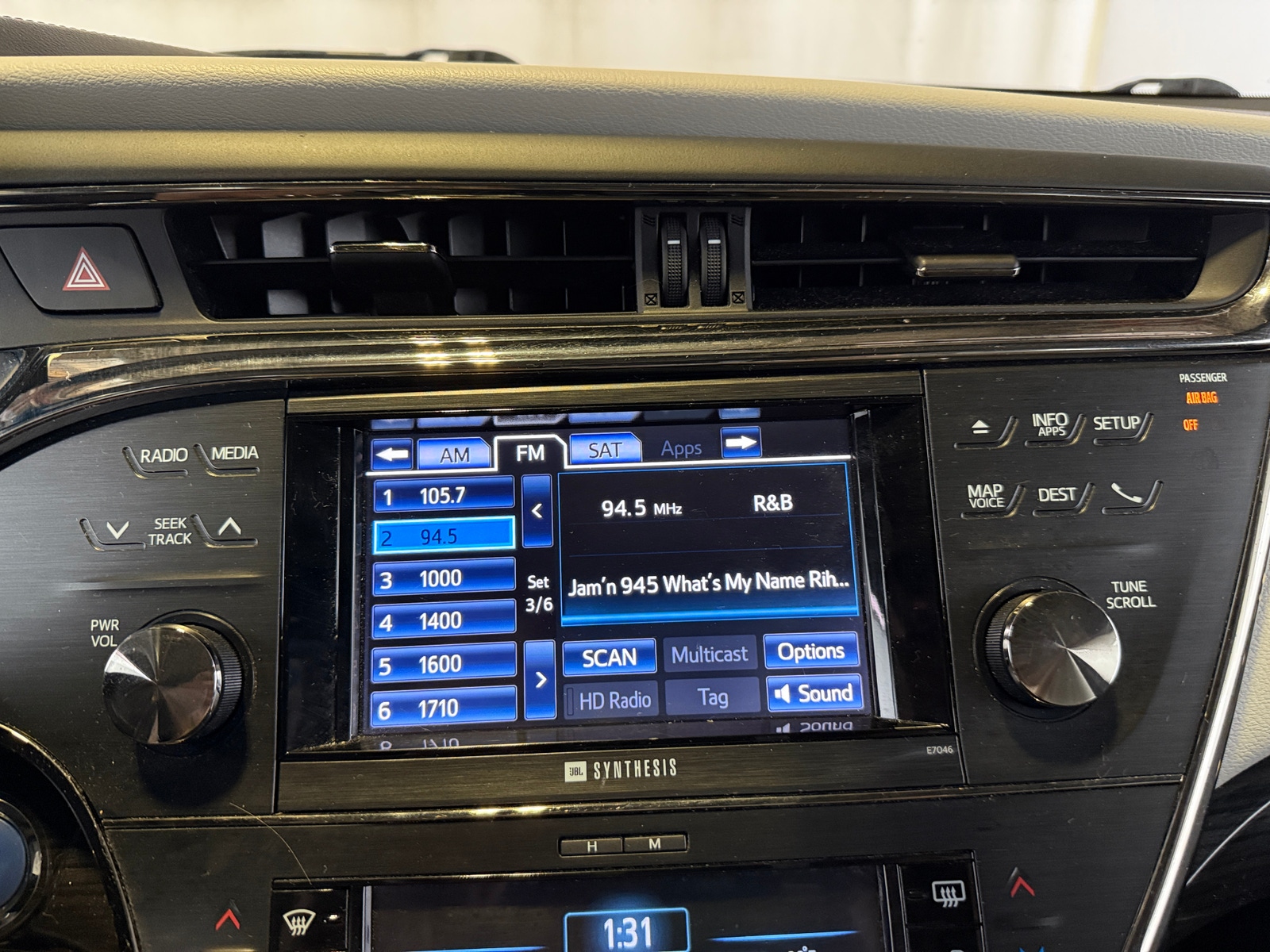 Thumbnail: 2013 Toyota Avalon - 3