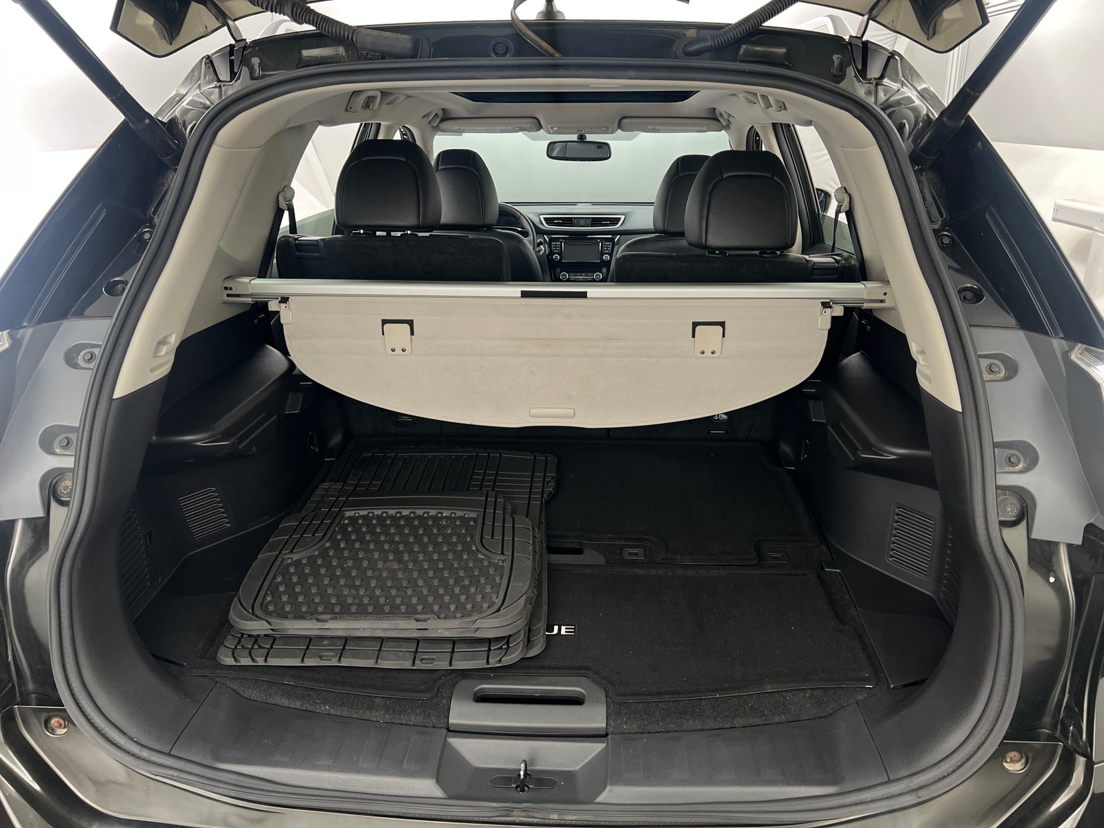 Thumbnail: 2016 Nissan Rogue - 6
