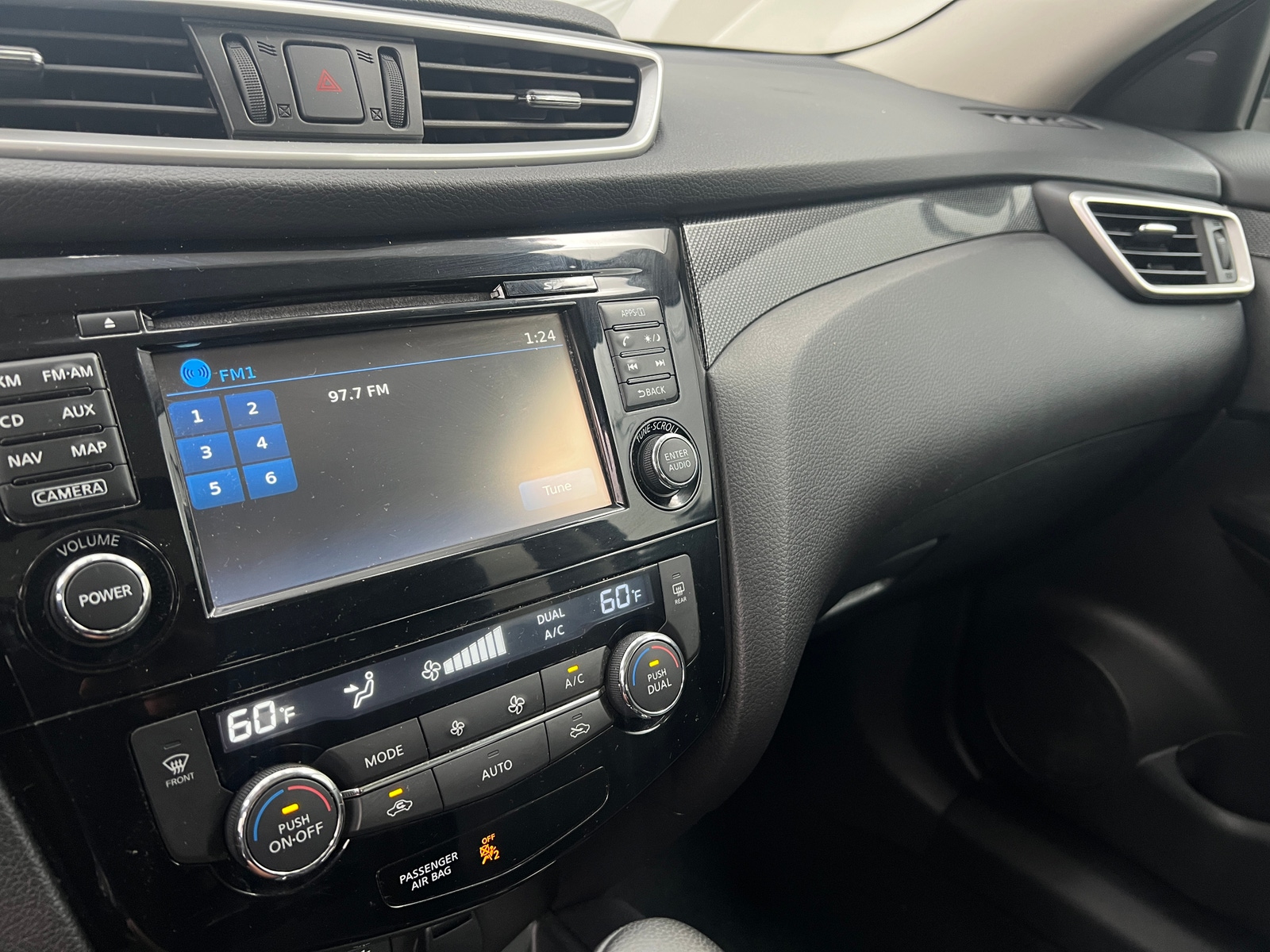 Thumbnail: 2016 Nissan Rogue - 3
