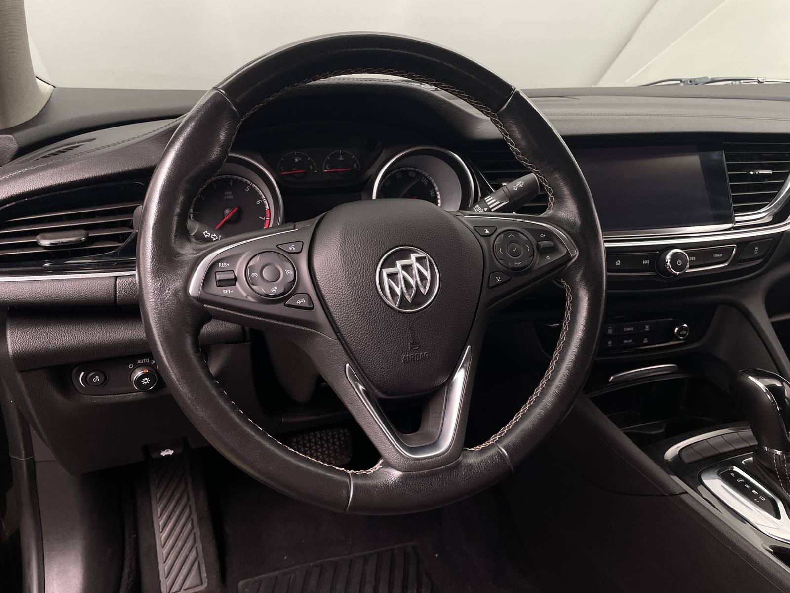 Thumbnail: 2018 Buick Regal - 5