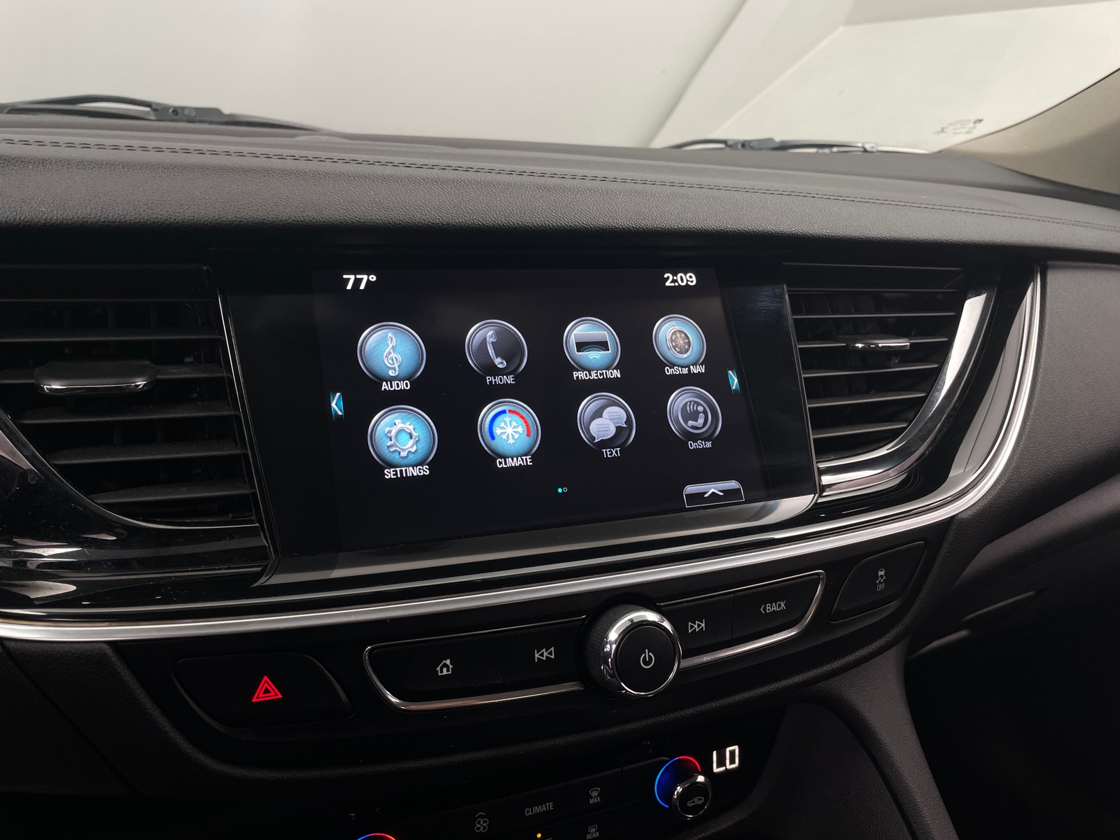 Thumbnail: 2018 Buick Regal - 4