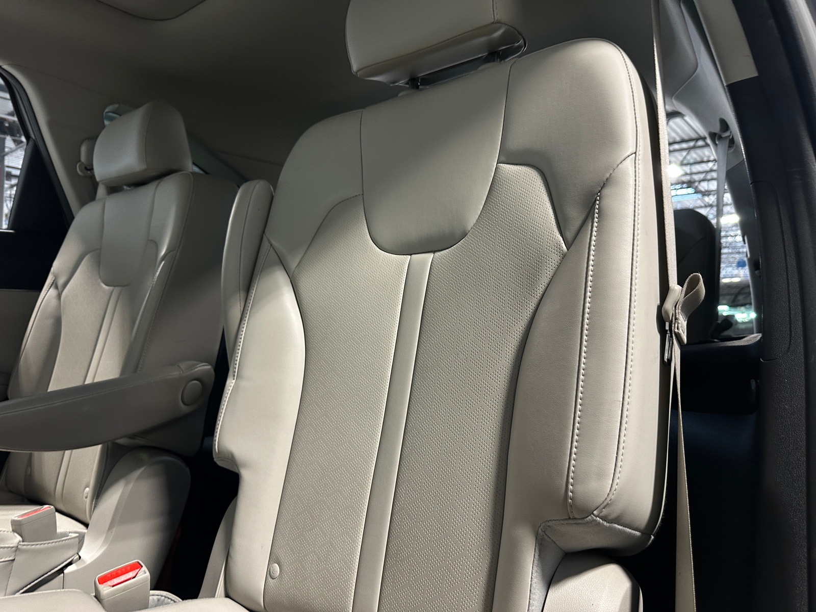 Thumbnail: 2022 Kia Sorento - 5