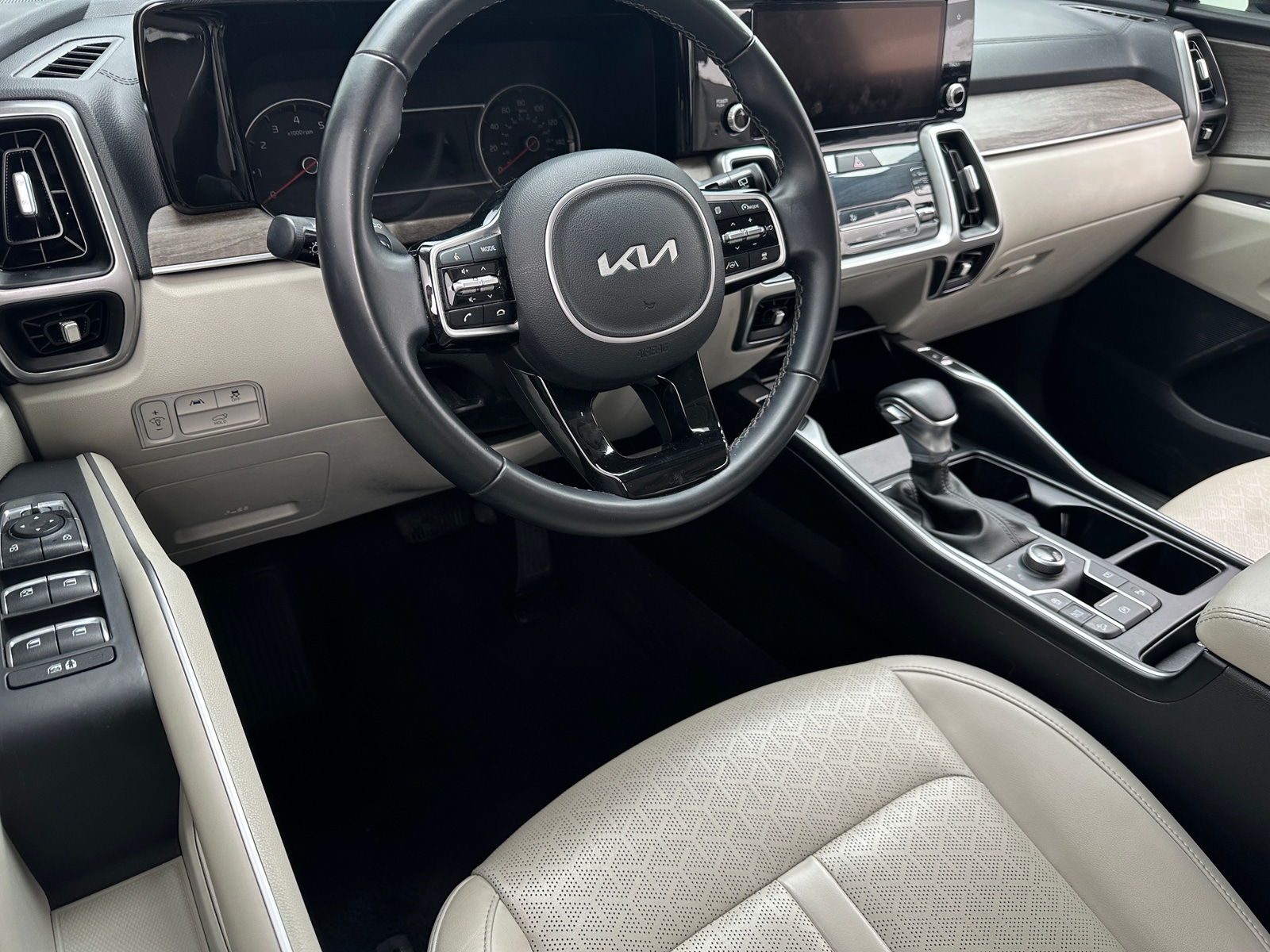 Thumbnail: 2022 Kia Sorento - 2
