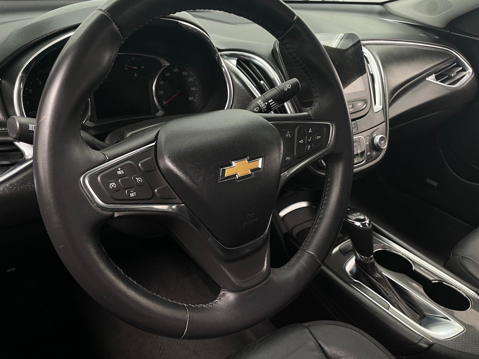 Thumbnail: 2017 Chevrolet Malibu - 4