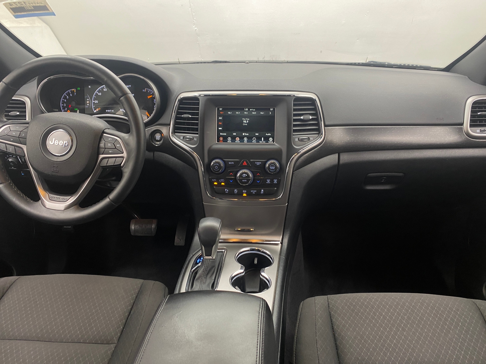 Thumbnail: 2018 Jeep Grand Cherokee - 3