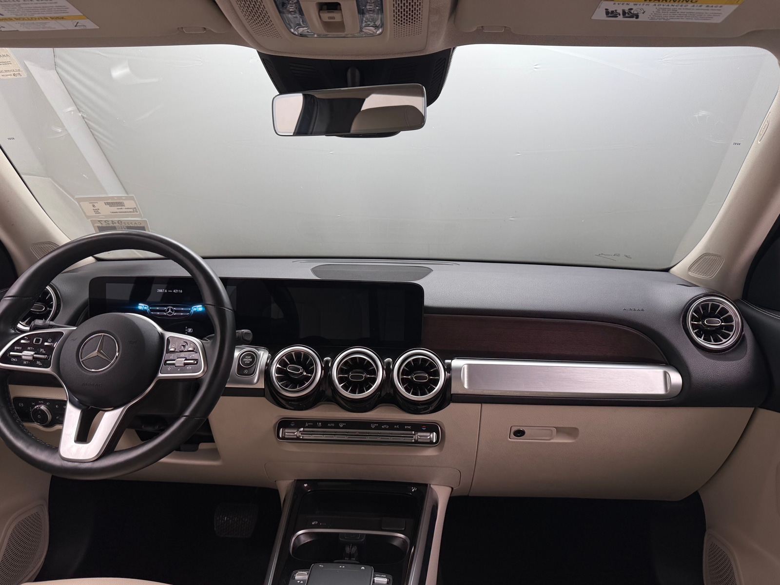 Thumbnail: 2022 Mercedes-Benz GLB - 2