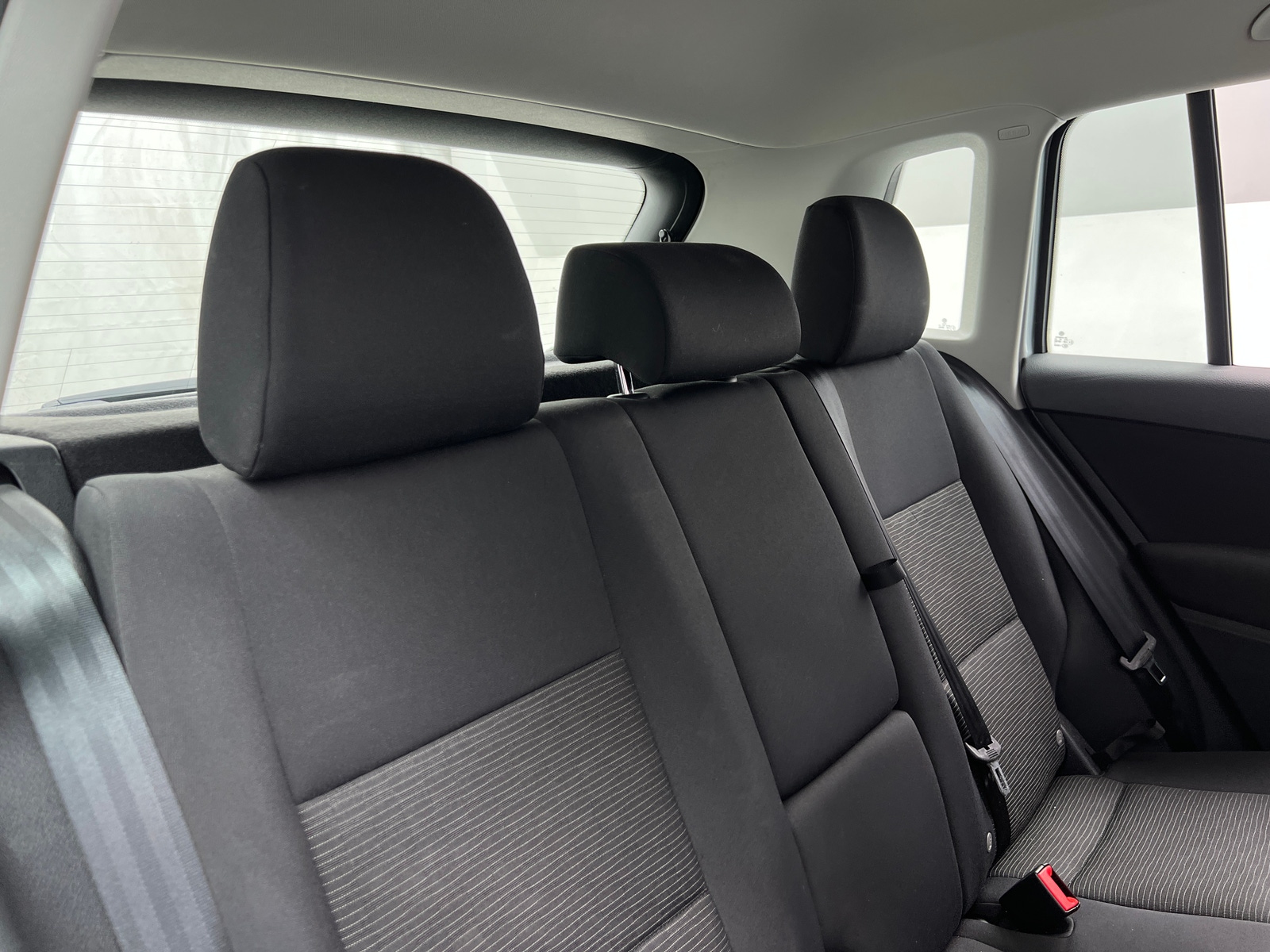 Thumbnail: 2017 Volkswagen Tiguan - 6