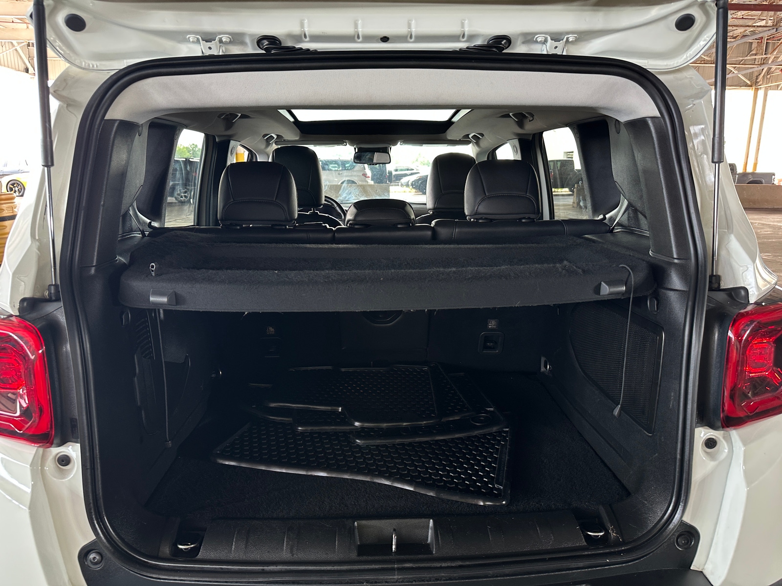 Thumbnail: 2021 Jeep Renegade - 6