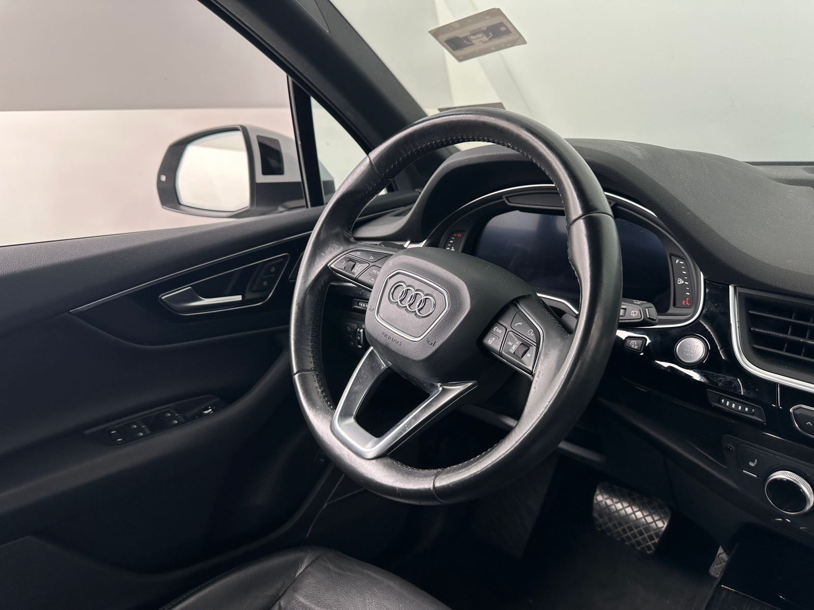 Thumbnail: 2017 Audi Q7 - 4