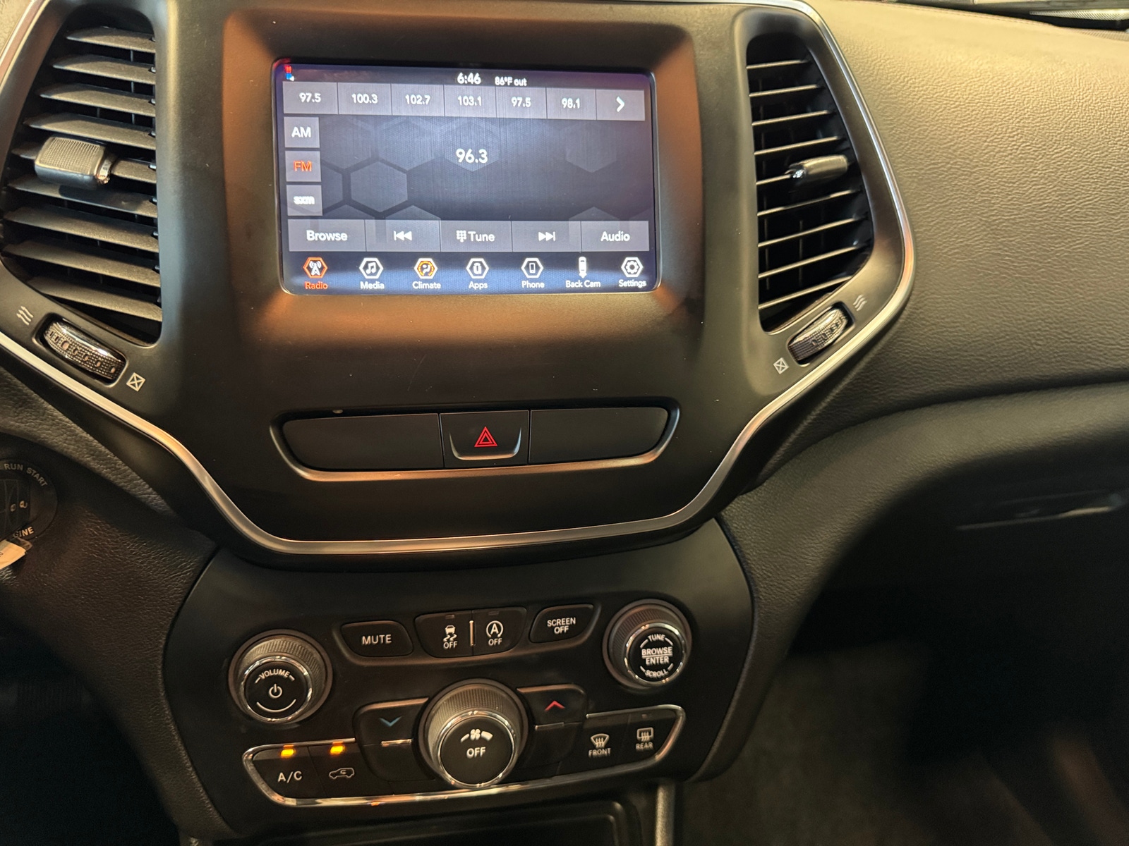 Thumbnail: 2019 Jeep Cherokee - 4