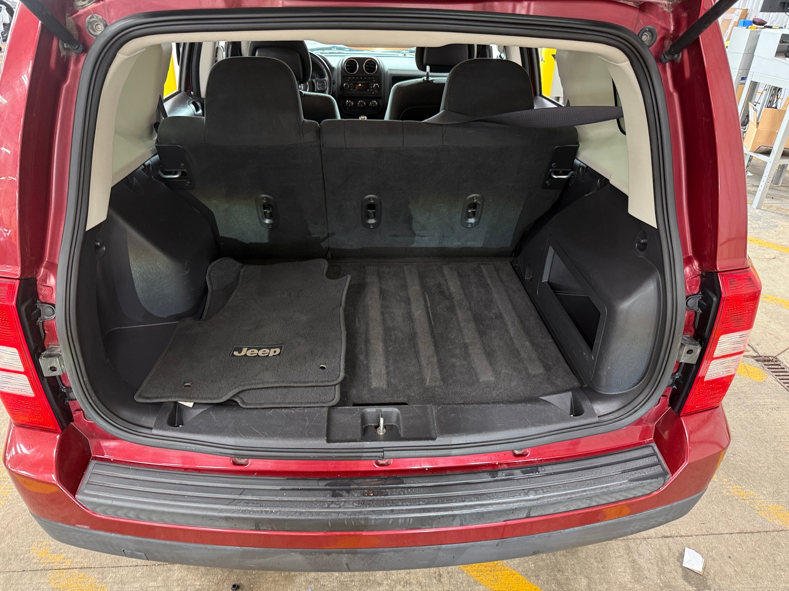 Thumbnail: 2017 Jeep Patriot - 7