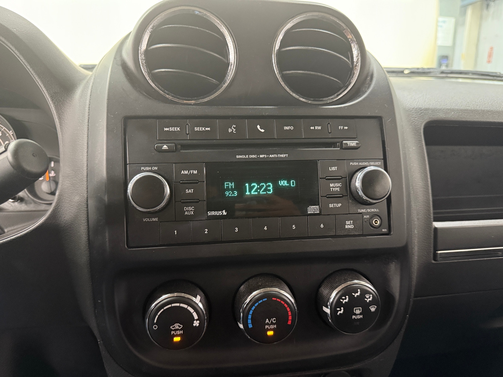 Thumbnail: 2017 Jeep Patriot - 4