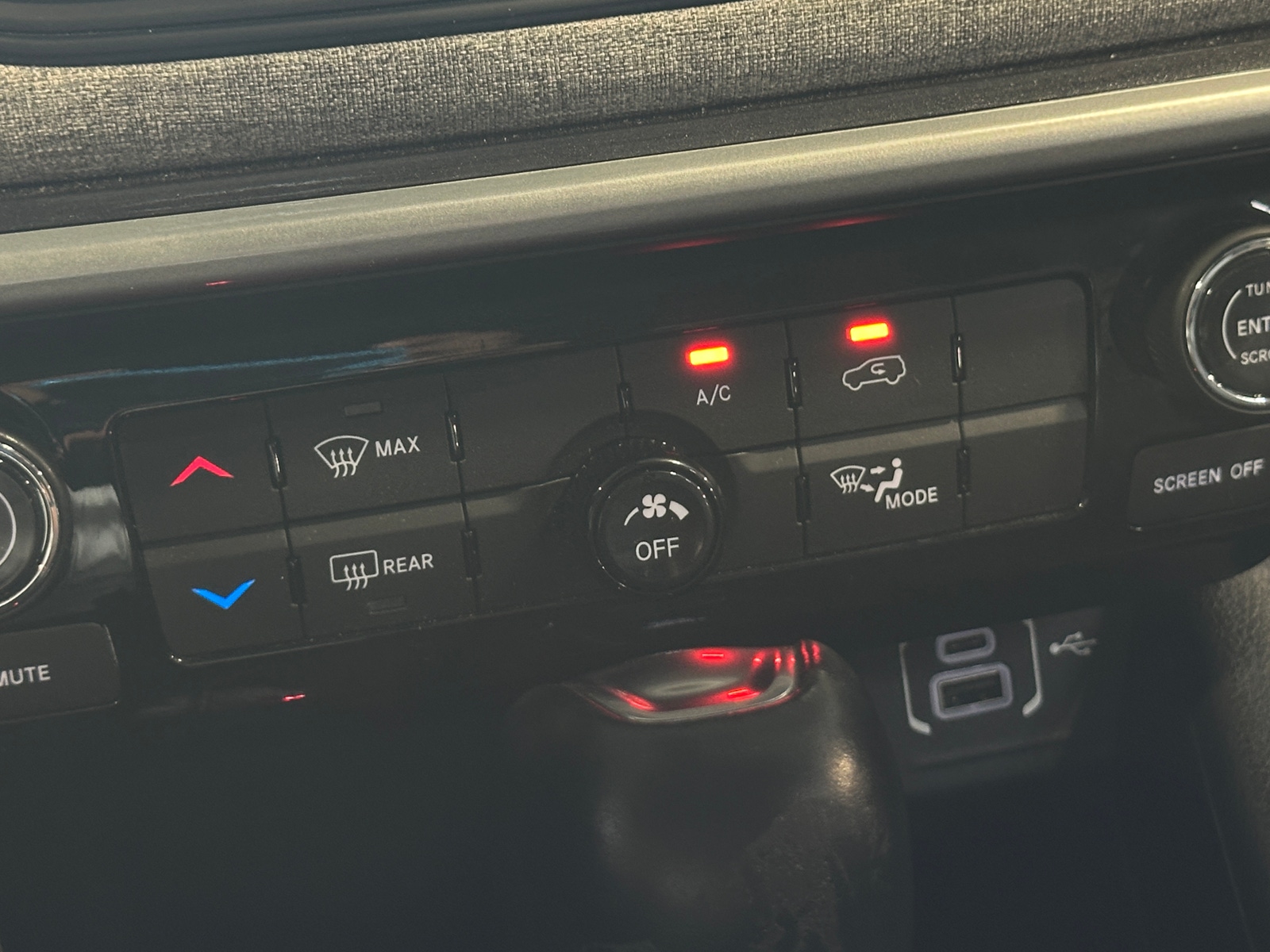 Thumbnail: 2022 Jeep Compass - 3