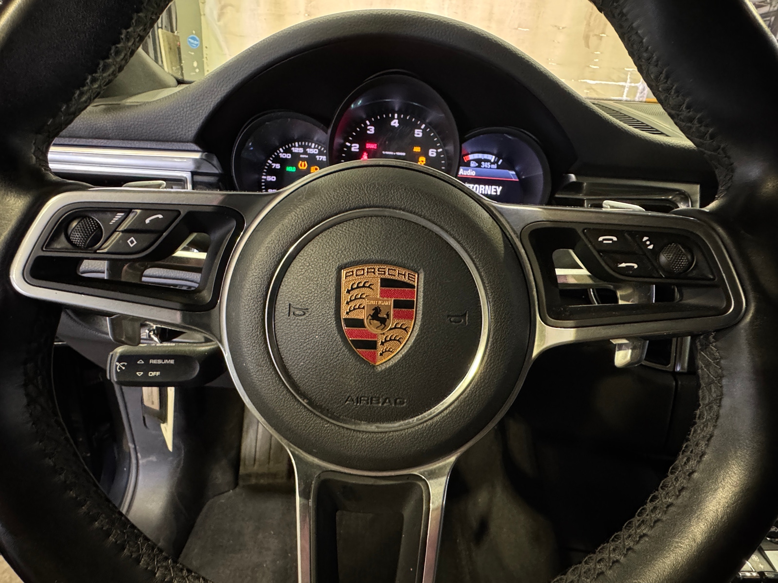 Thumbnail: 2018 Porsche Macan - 4
