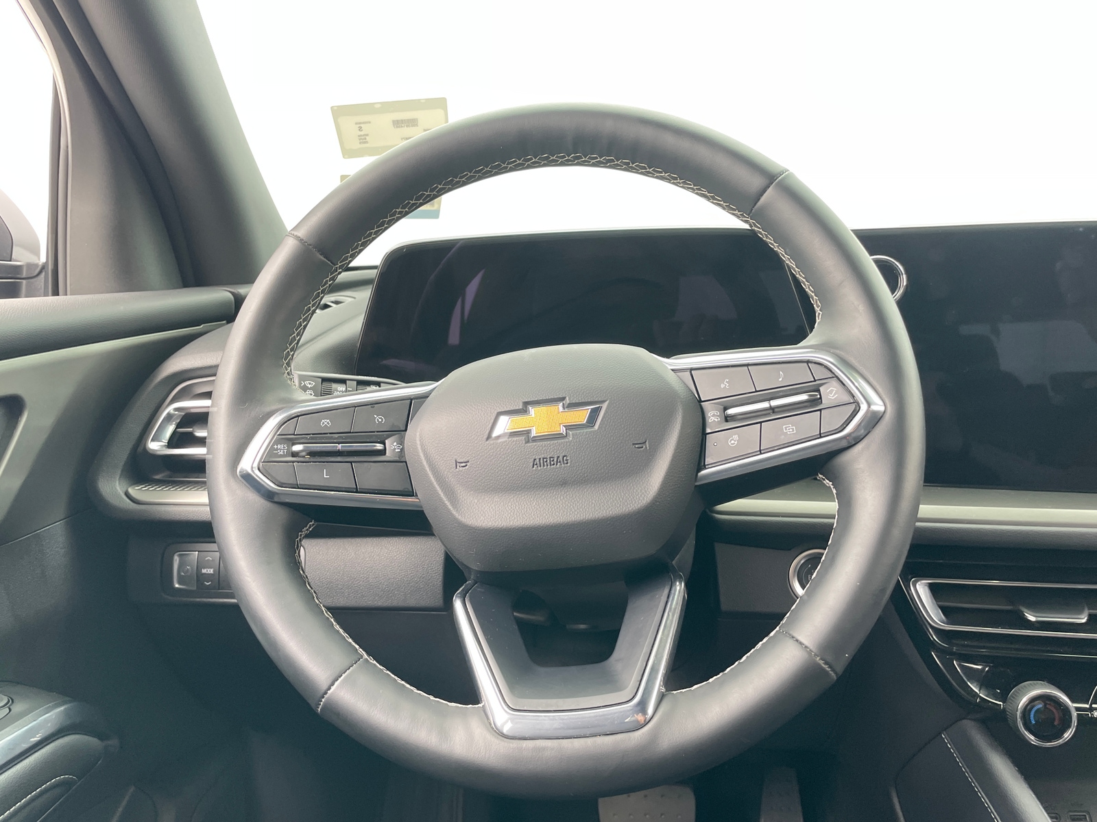 Thumbnail: 2025 Chevrolet Traverse - 5