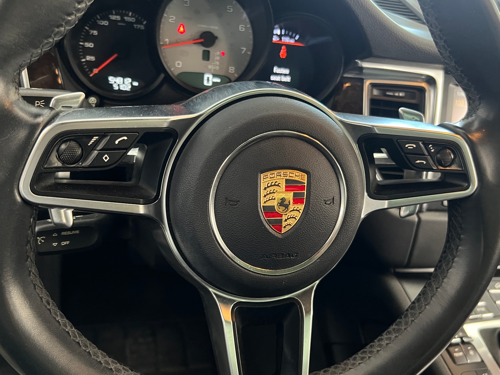Thumbnail: 2015 Porsche Macan - 4