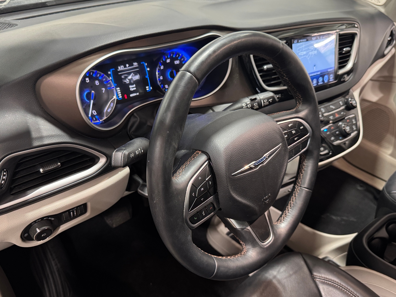 Thumbnail: 2017 Chrysler Pacifica - 2