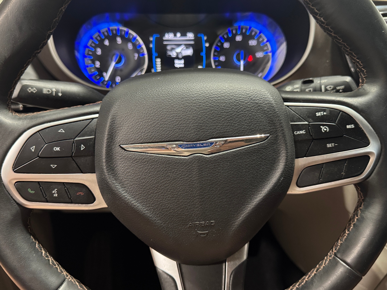 Thumbnail: 2017 Chrysler Pacifica - 4