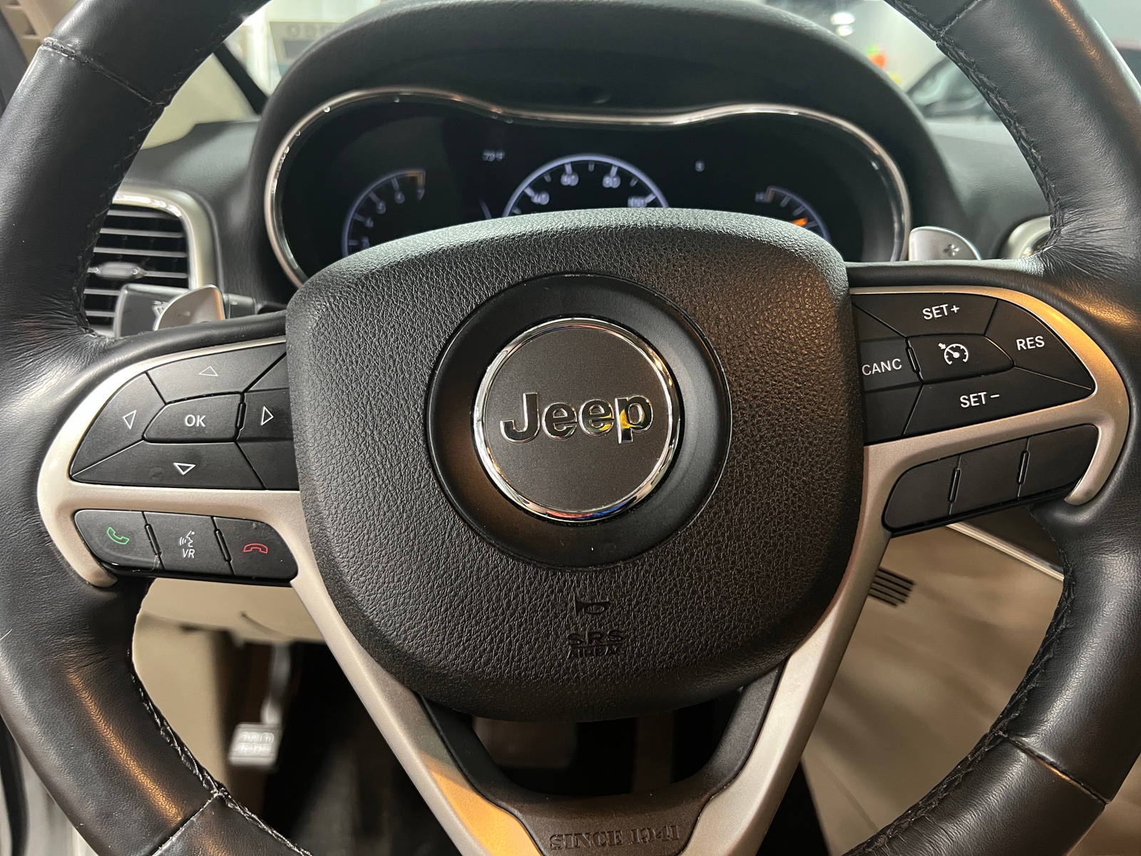 Thumbnail: 2015 Jeep Grand Cherokee - 4