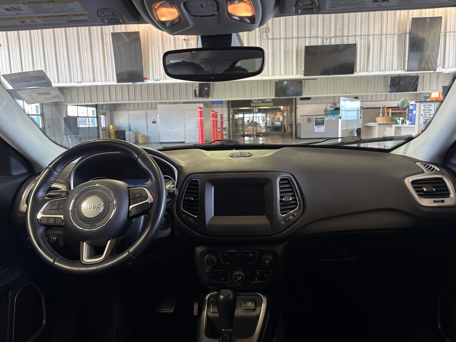 Thumbnail: 2019 Jeep Compass - 3
