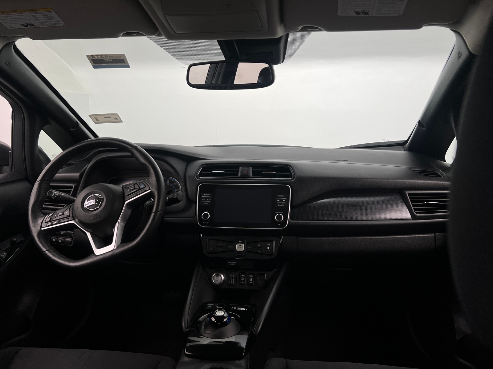 Thumbnail: 2020 Nissan Leaf - 3