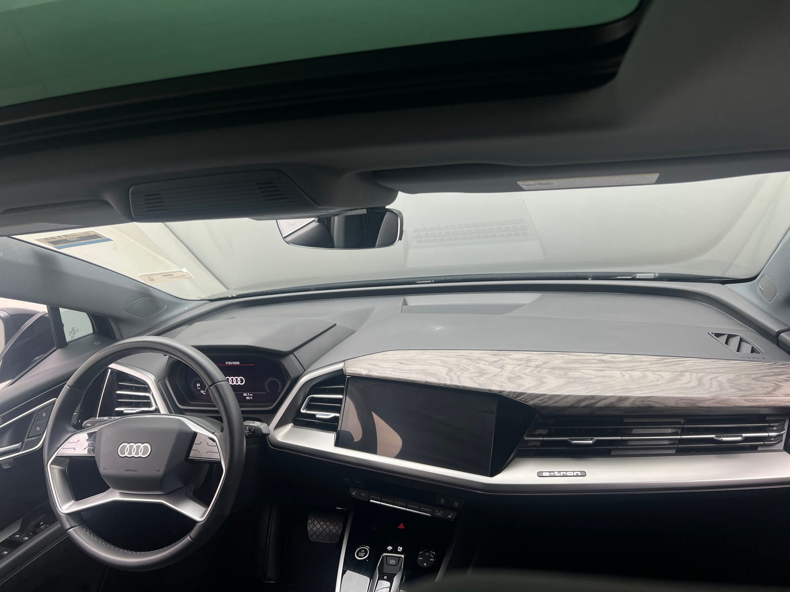 Thumbnail: 2023 Audi Q4 e-tron - 2