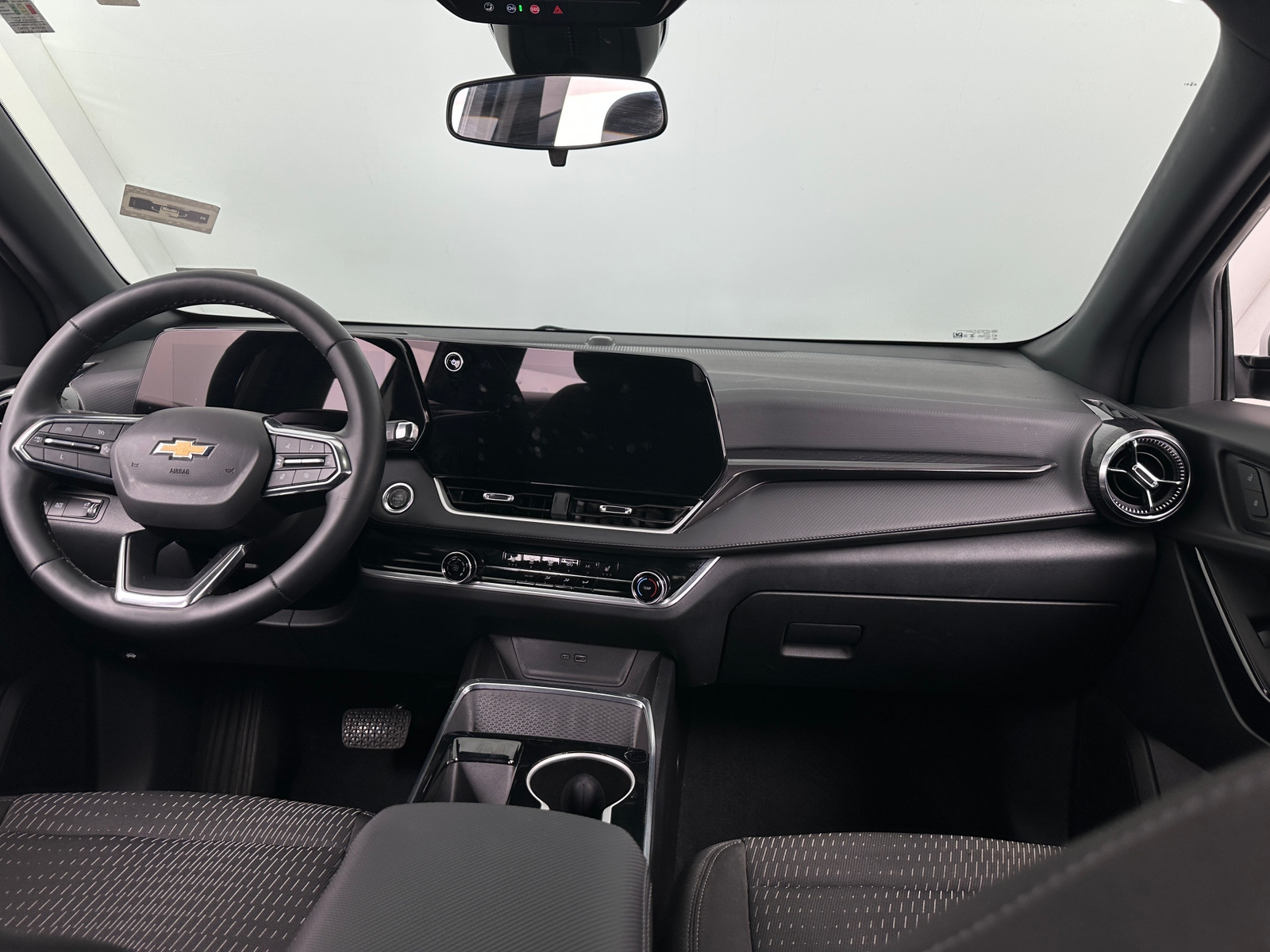 Thumbnail: 2025 Chevrolet Equinox - 3